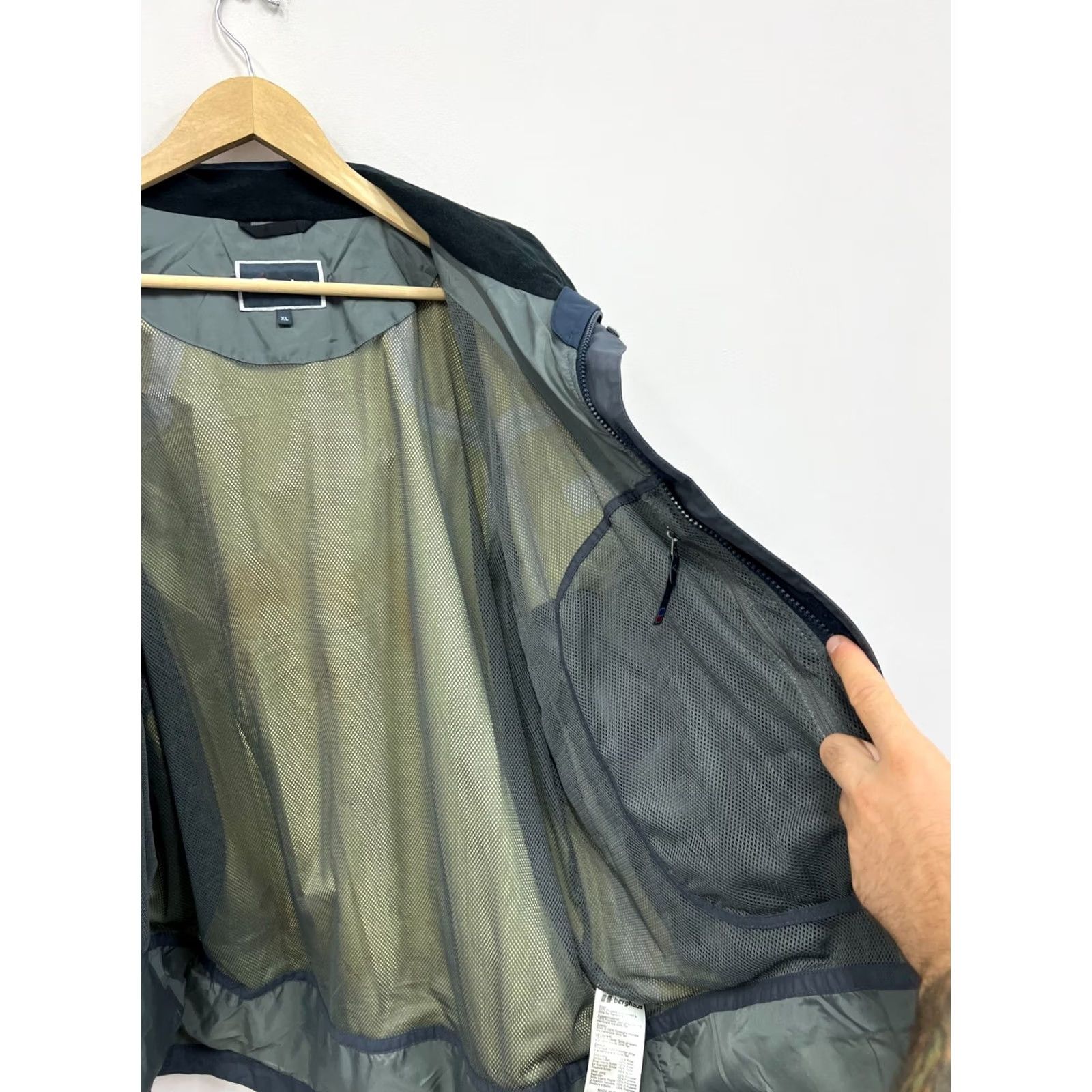 Berghaus Berghaus Jacket Men XL Gore-Tex Water Resistant Windbreaker Blue Size US XL / EU 56 / 4 - 7 Thumbnail