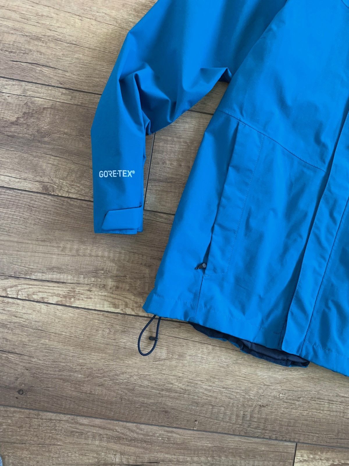 Berghaus Berghaus Gore-Tex Hooded Touring Blue Windbreaker Jacket Size S / US 4 / IT 40 - 3 Thumbnail