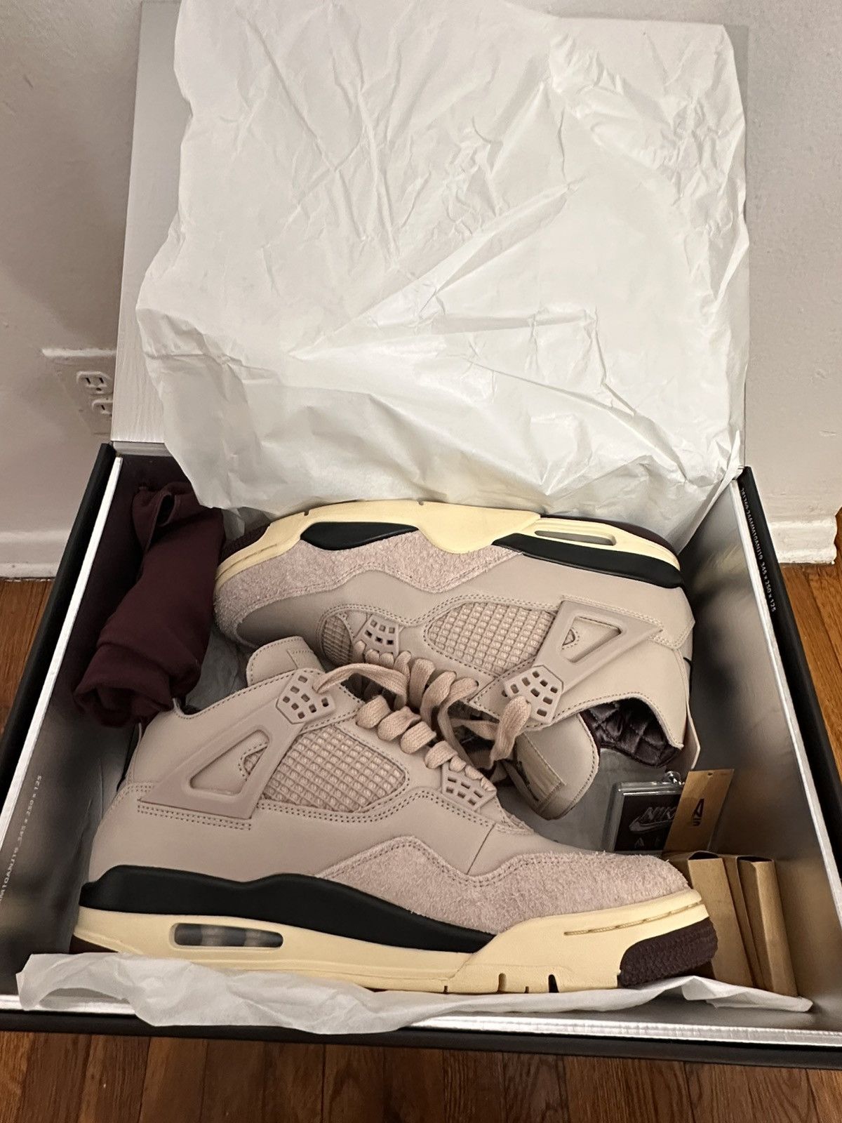 A Ma Maniere × Jordan Brand Jordan 4 A Ma Maniere While You Were Sleeping Size US 10 / EU 43 - 7 Thumbnail