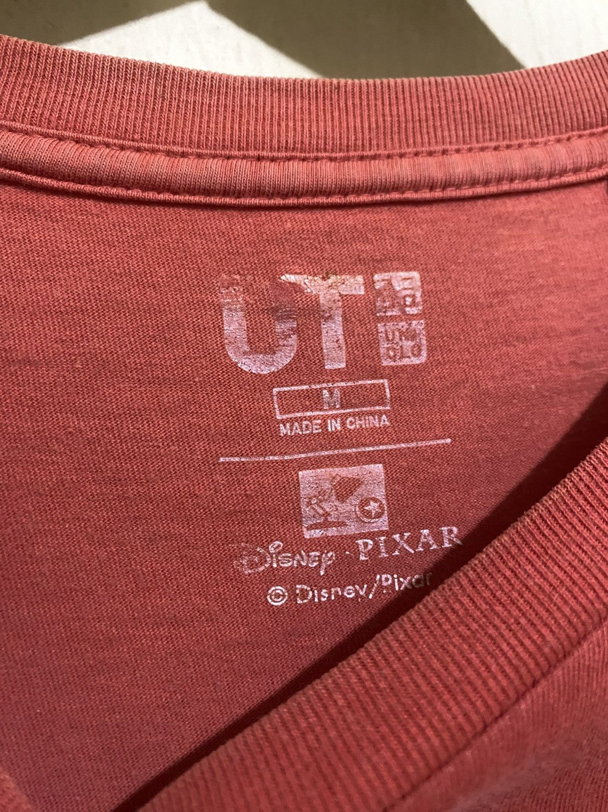 Uniqlo T-shirt Uniqlo x Disney Pixar Size US M / EU 48-50 / 2 - 2 Thumbnail