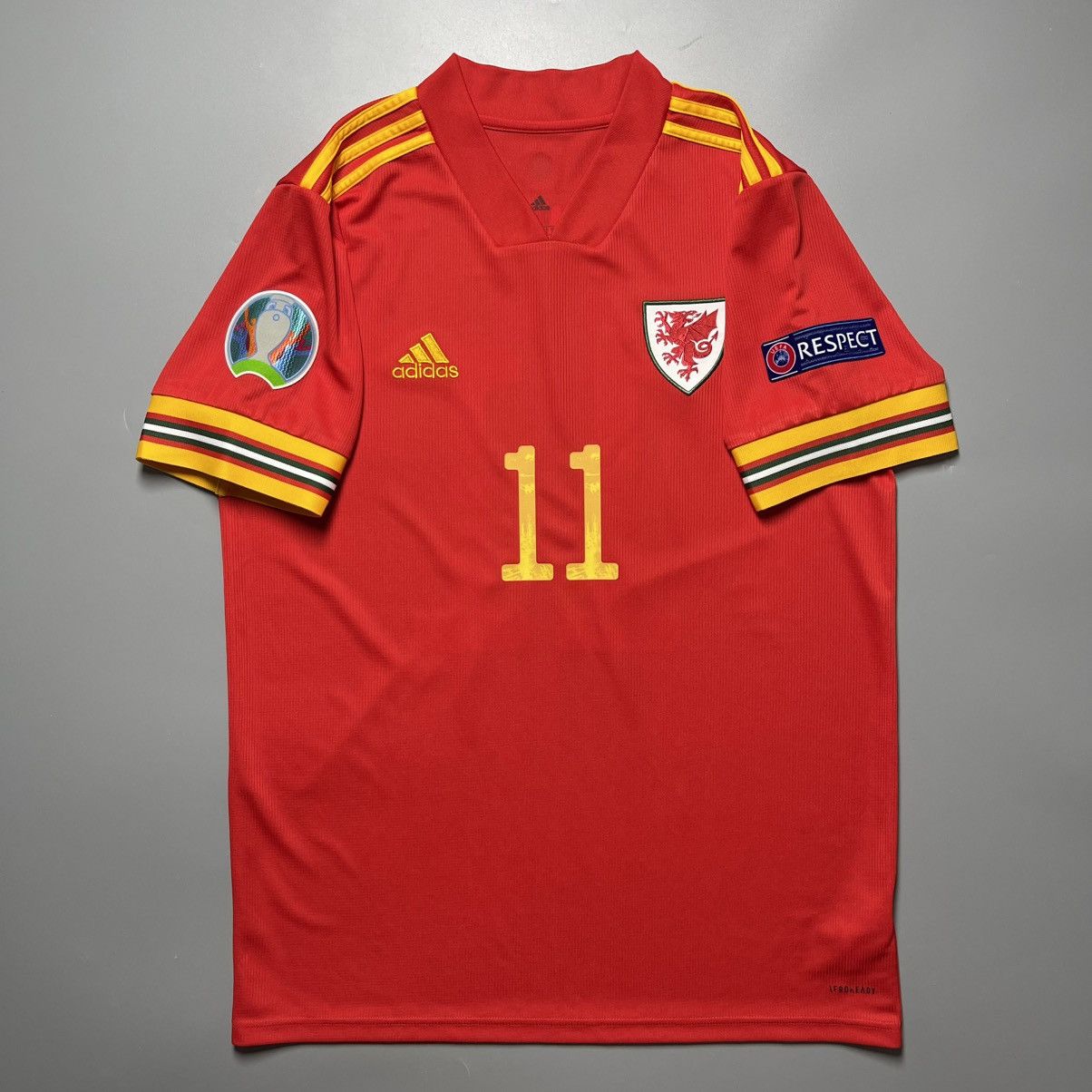 Adidas WALES ADIDAS 2020 EURO FOOTBALL HOME JERSEY #11 BALE Size US L / EU 52-54 / 3 - 2 Thumbnail