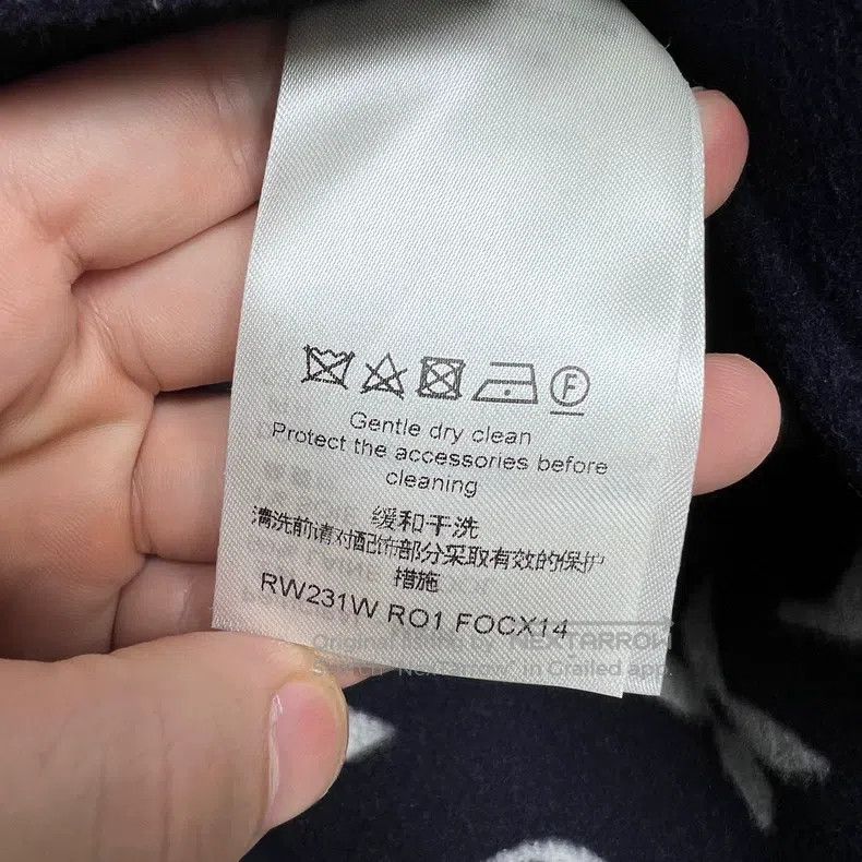 Louis Vuitton Louis Vuitton Inside Logo Full Cashmere Button Coat Size XS / US 0-2 / IT 36-38 - 6 Thumbnail