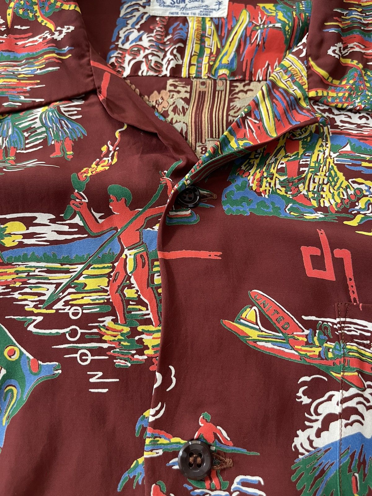 Sun Surf Sun Surf United Airline Hawaii Culture Rayon Hawaiian Button Size US L / EU 52-54 / 3 - 4 Thumbnail