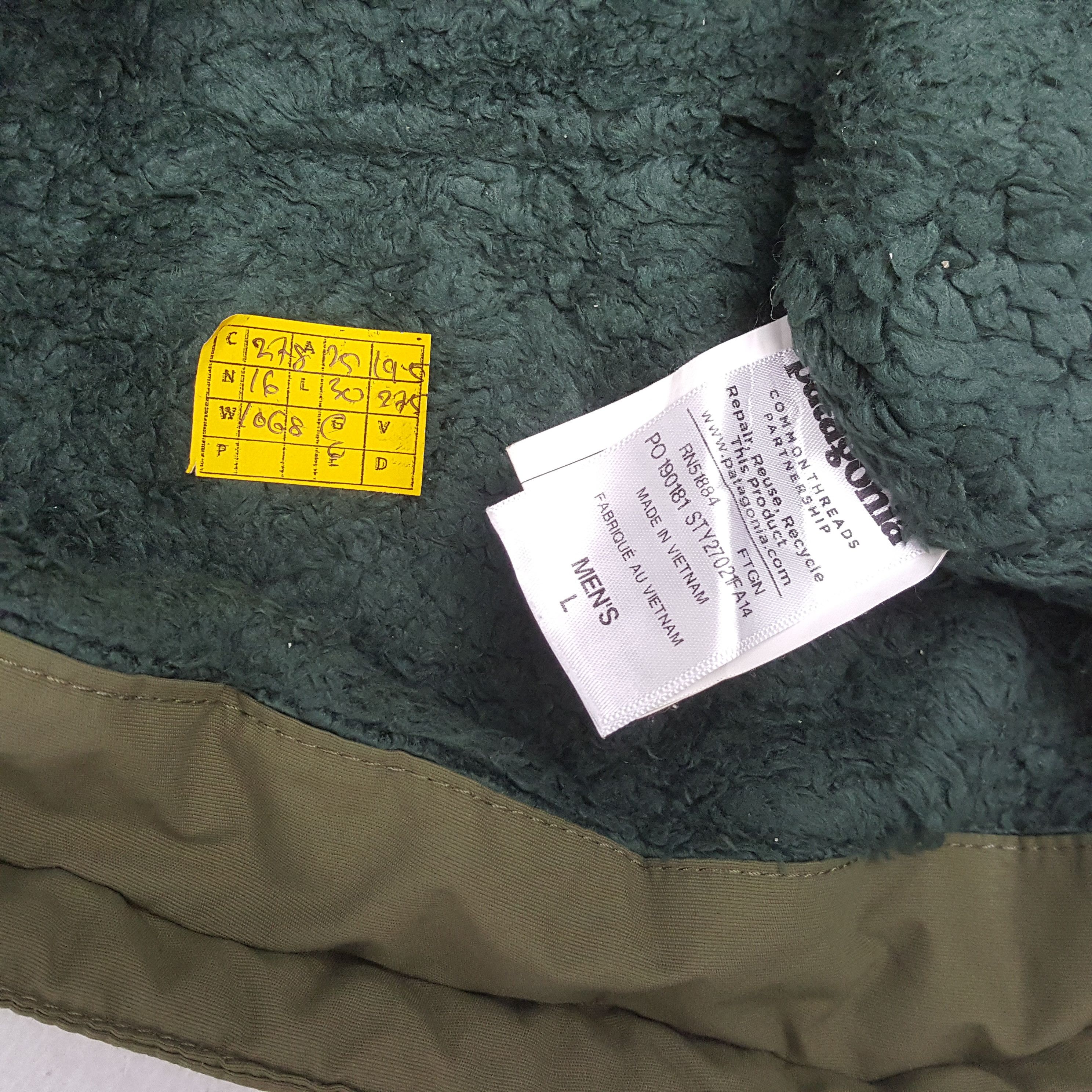 Patagonia × Vintage Vintage PATAGONIA Outdoors Streetwear Hoodie Jacket Size US XL / EU 56 / 4 - 7 Thumbnail