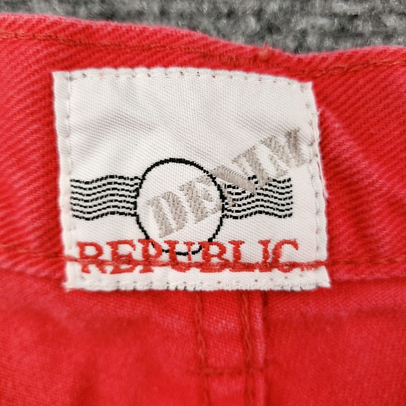New Republic Denim Republic Shorts Womens 3 Red Mom Hi Rise Flat Front Medium Wash Zip Fly Size 26" / US 2 / IT 38 - 3 Thumbnail