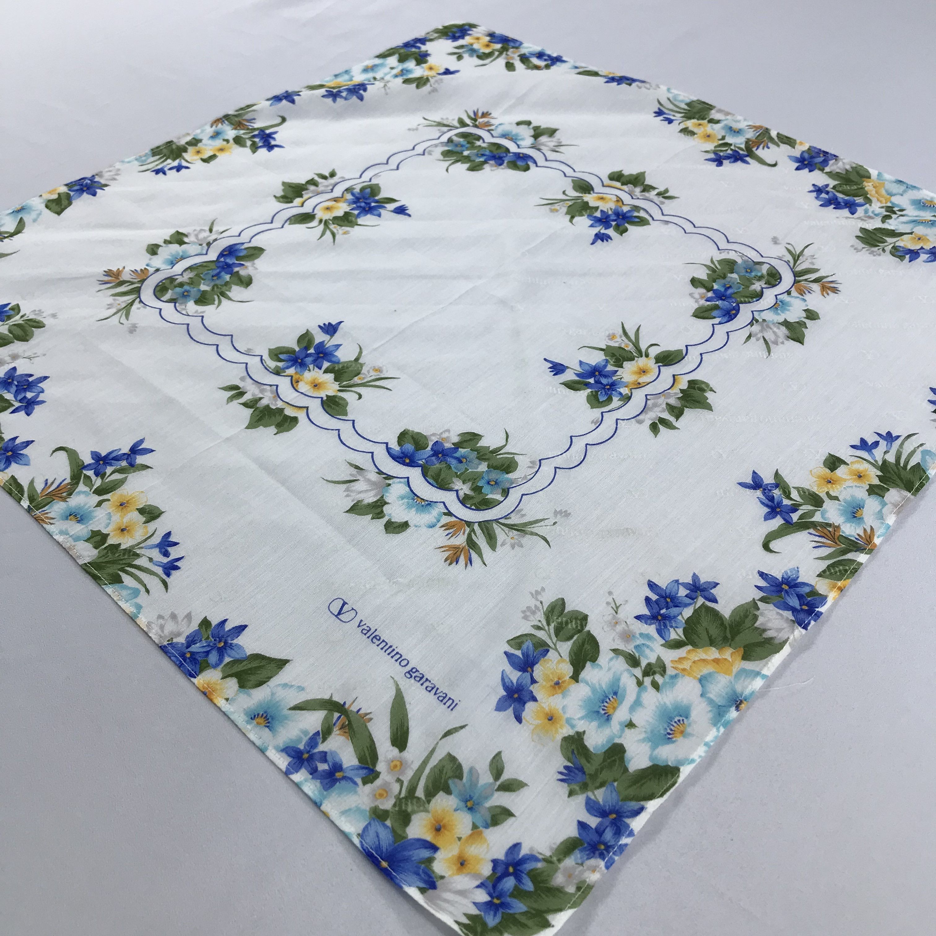 Valentino × Vintage Valentino Garavani Bandana / Handkerchief/Neckerchief -S1971 Size ONE SIZE - 2 Thumbnail