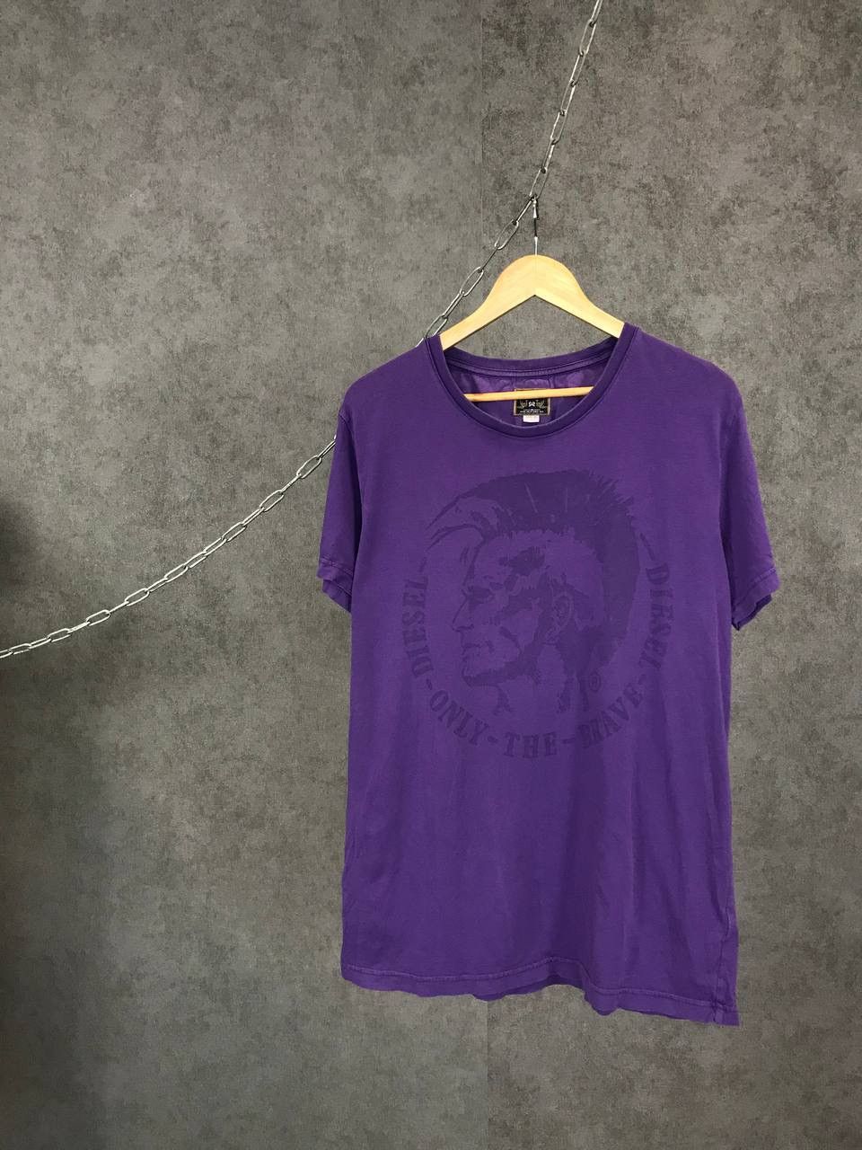 Diesel Diesel vintage designer big center logo tee Size US XL / EU 56 / 4 - 1 Thumbnail