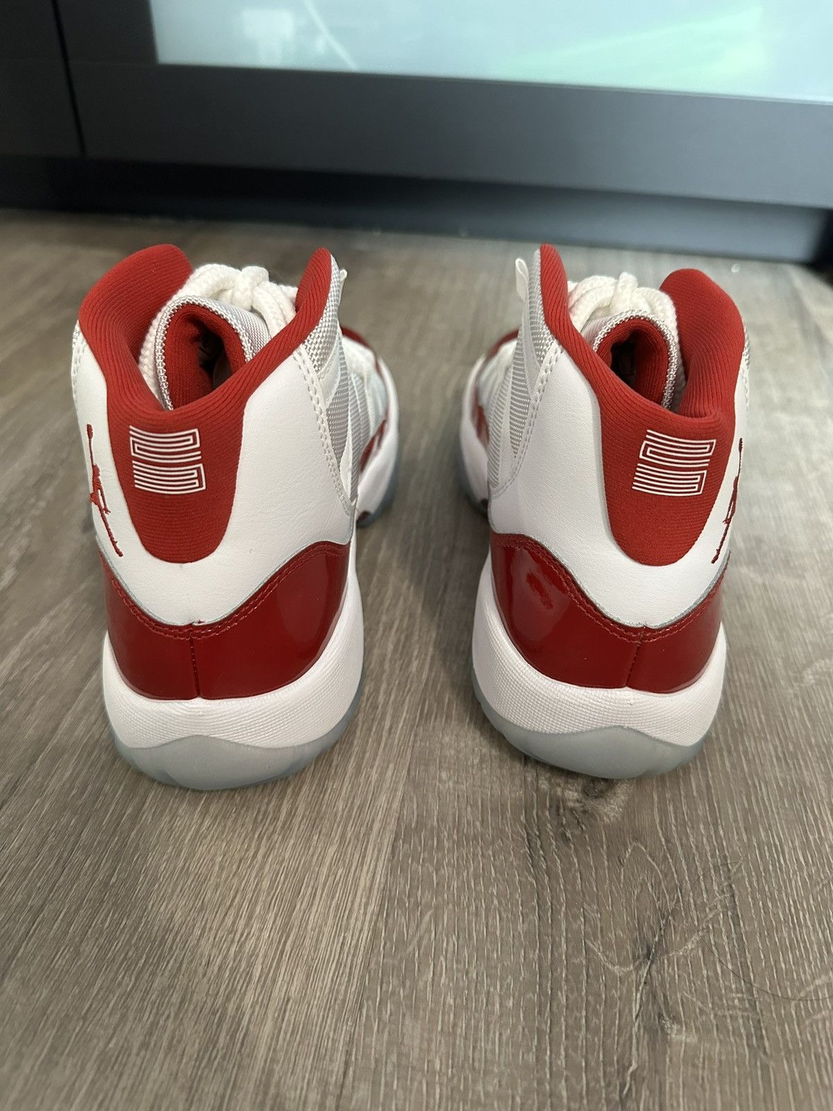 Jordan Brand Air Jordan Retro 11 (GS) Size US 6 / EU 39 - 4 Thumbnail