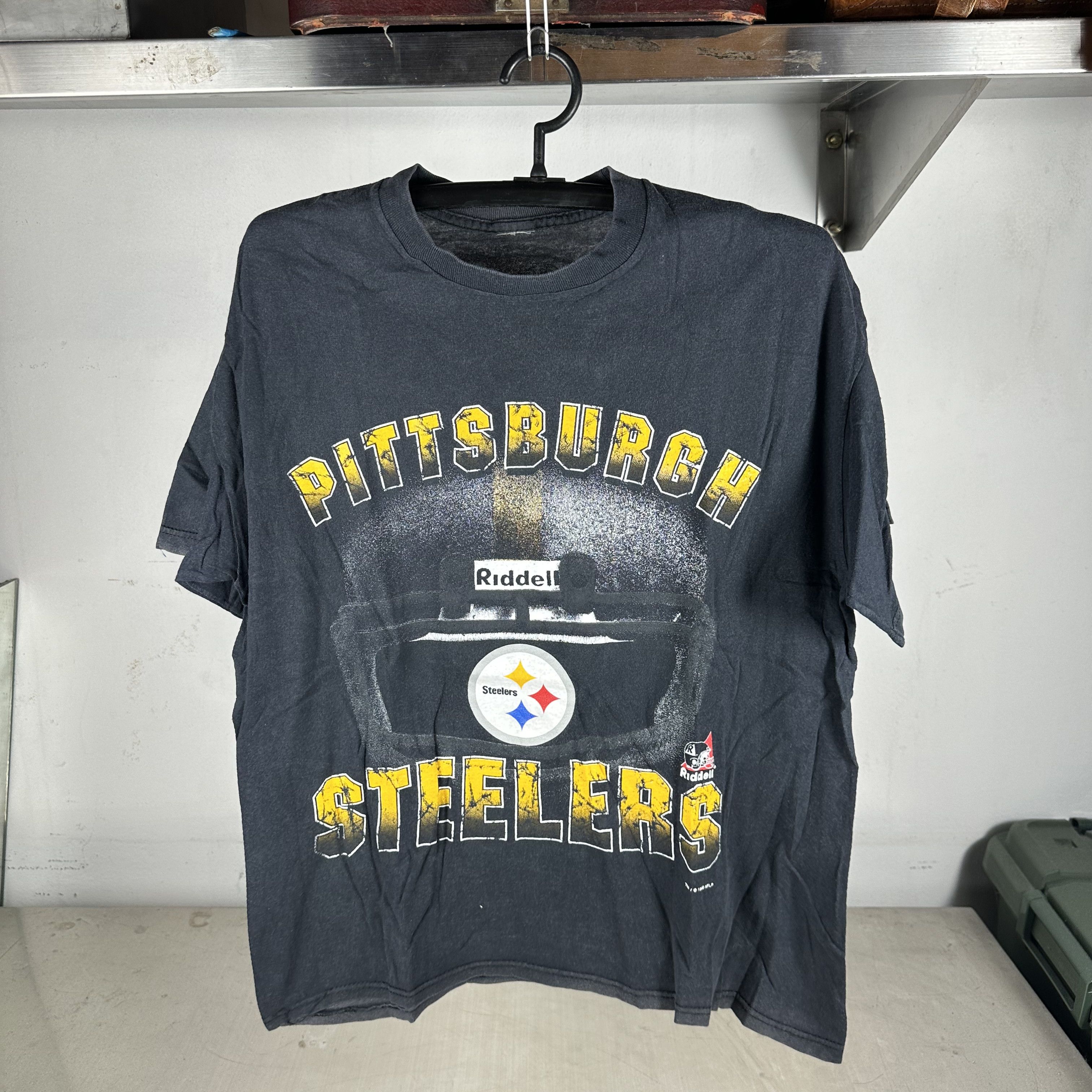 Vintage Vintage 1998 Pittsburgh Steelers NFL Helmet Graphic T-Shirt Size US L / EU 52-54 / 3 - 1 Thumbnail
