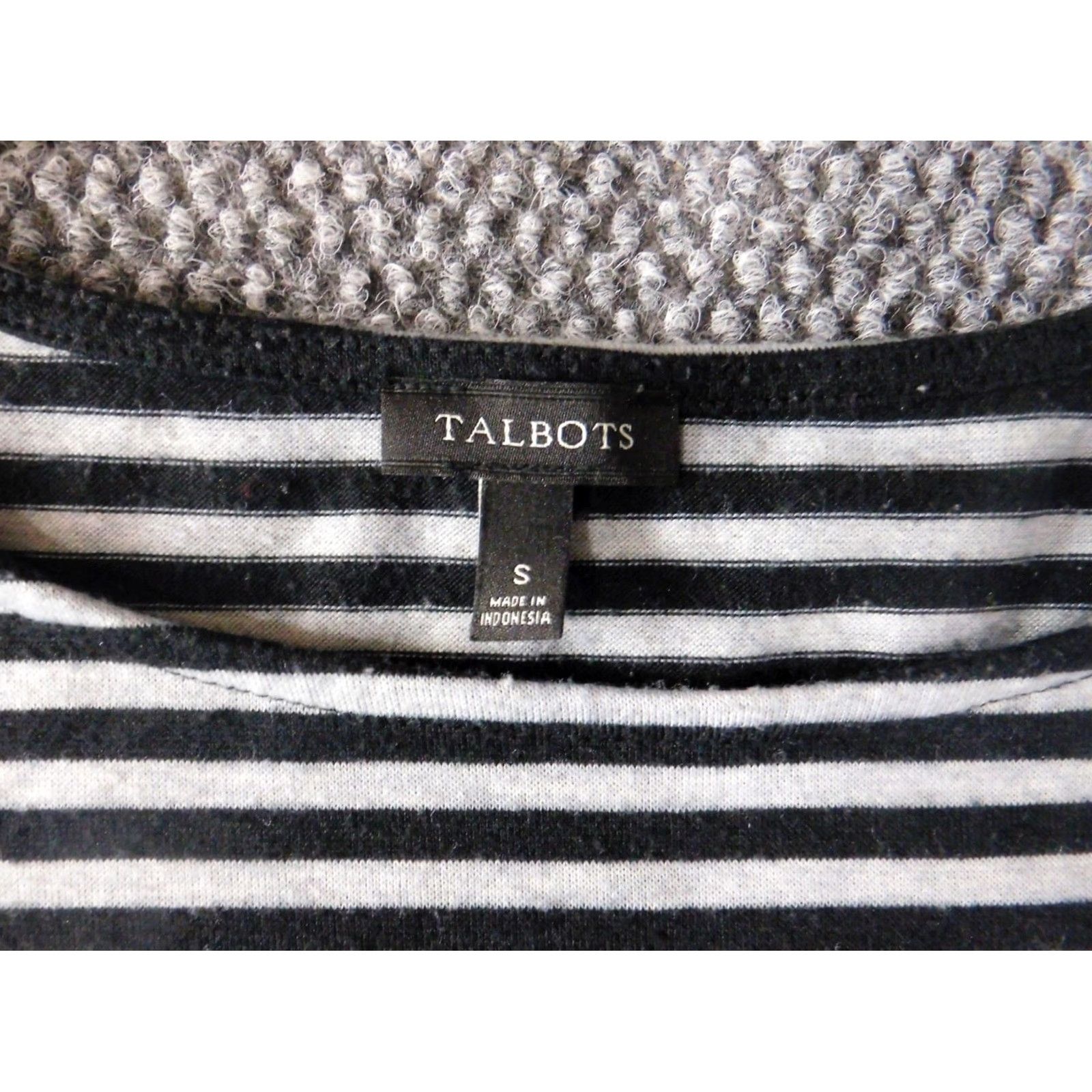Talbots Talbots Blouse S Women Gray Striped Crew Neck Pullover Stretch Casual Button, Basic, Classic, Regular Fit Size S / US 4 / IT 40 - 4 Thumbnail