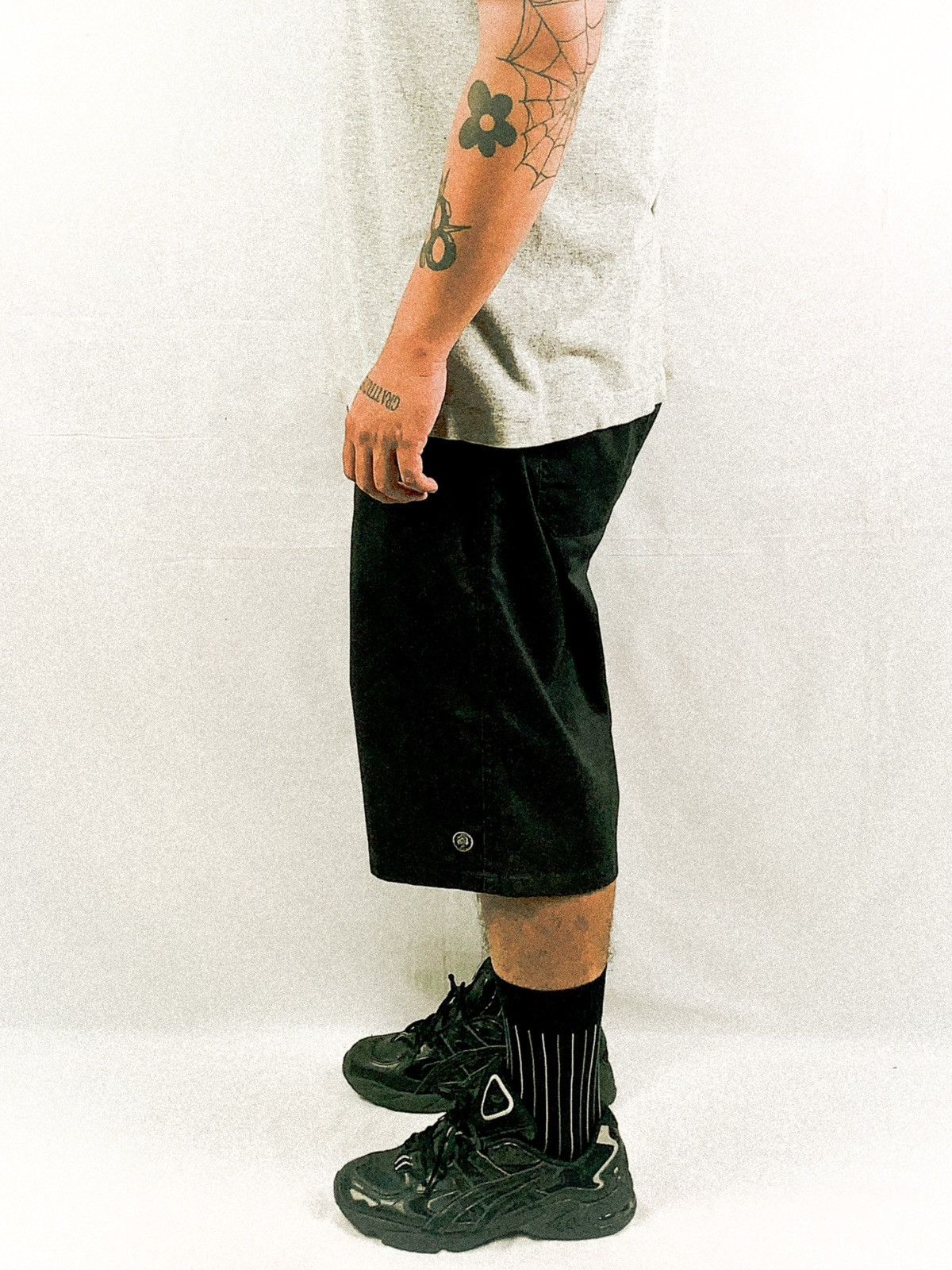 Analog 2000s Burton Analog Skate Mini Logo Work Chino Shortpants Size US 34 / EU 50 - 4 Thumbnail