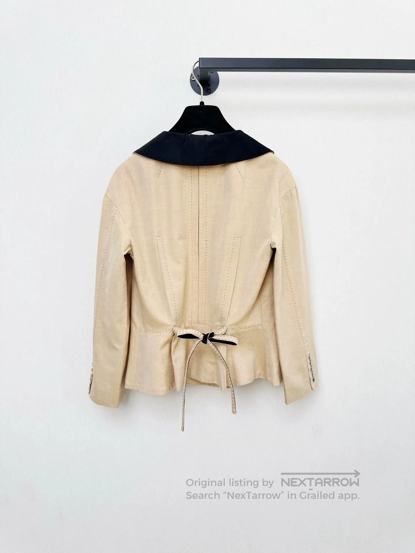 Louis Vuitton Louis Vuitton Beige Buttoned Jacket. Size US XS / EU 42 / 0 - 7 Thumbnail