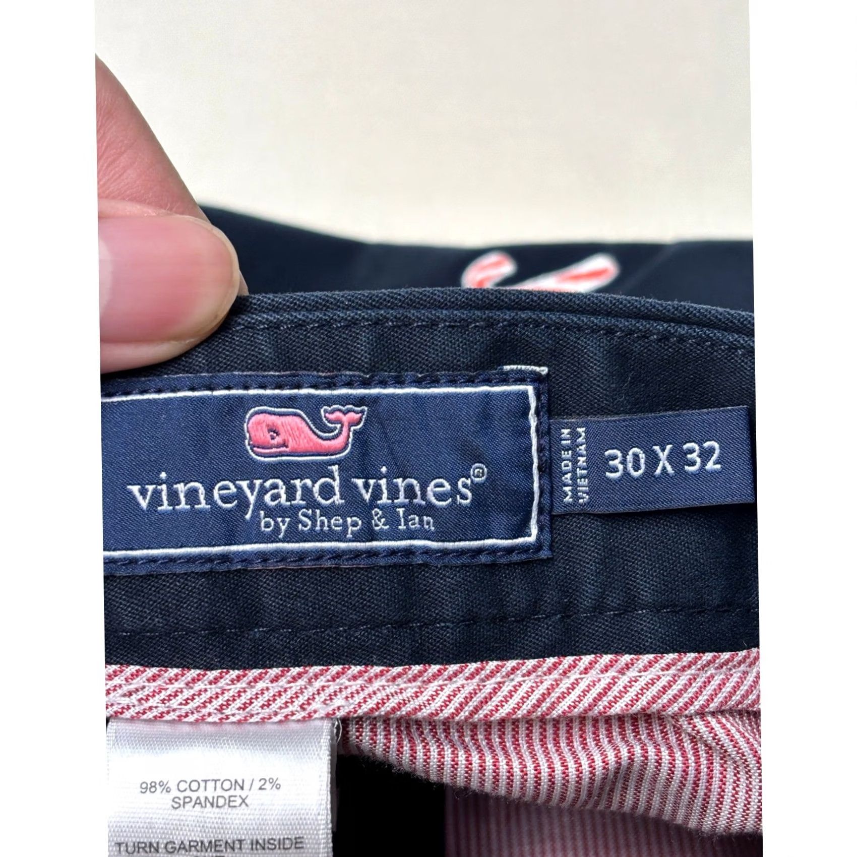 Vineyard Vines VINEYARD VINES Mens Christmas Candy Cane Holly Embroidered Chino Pants 30x32 Size US 30 / EU 46 - 5 Thumbnail