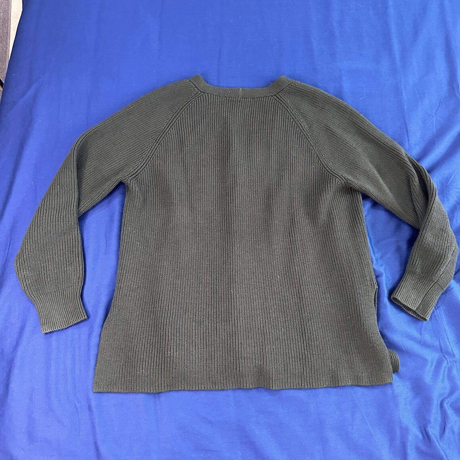 Athleta Athleta Sweater M Knit Merino Wool Blend V Neck Active Size M / US 6-8 / IT 42-44 - 2 Thumbnail