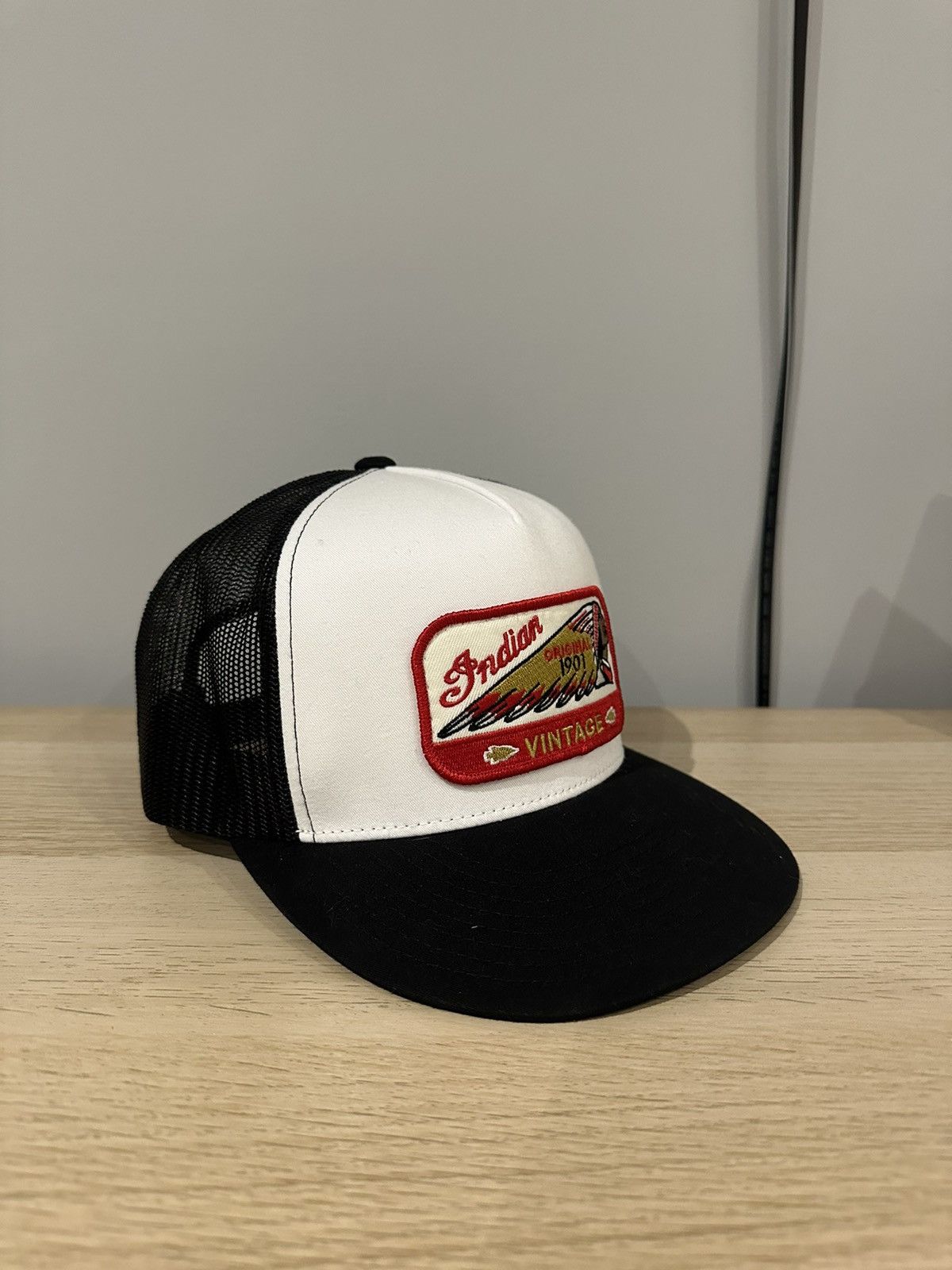 Indian Motorcycle × Vintage Vintage Indian Motorbike Trucker Hat Size ONE SIZE - 1 Thumbnail