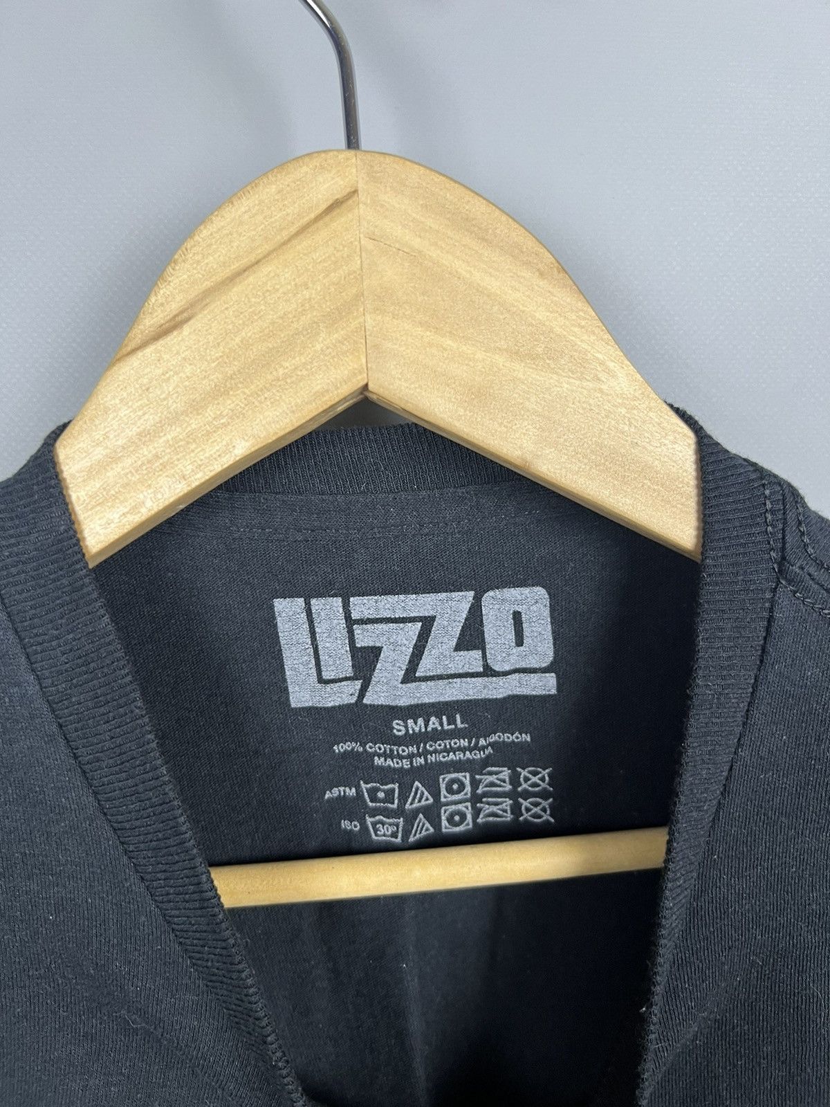 Rap Tees (S) Lizzo european tour tee Size US S / EU 44-46 / 1 - 5 Thumbnail