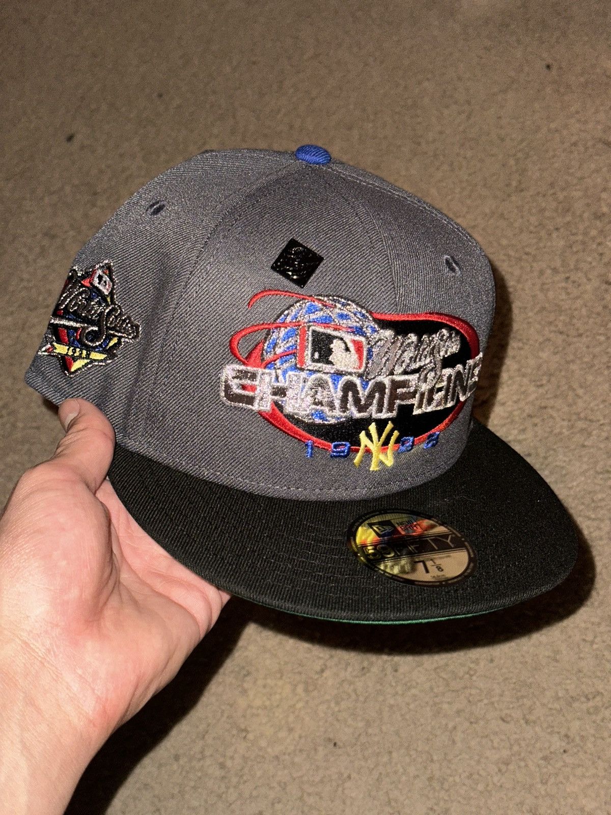 New Era HAT CLUB Yankees World Champions 1998 WS Patch Size 7 1/8 Size ONE SIZE - 1 Thumbnail