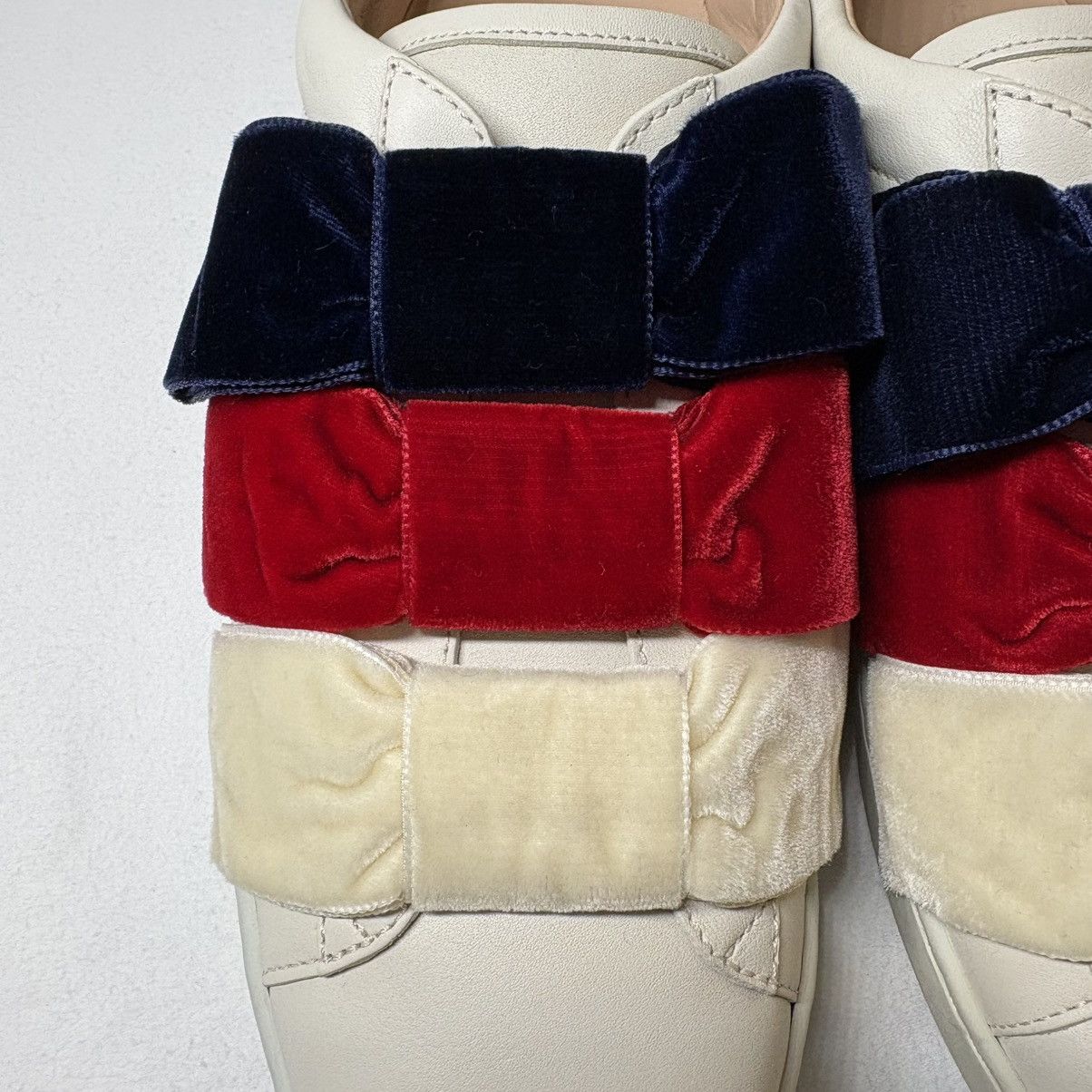 Gucci AUTHENTIC Gucci Sneakers with Velvet Bows Size US 8 / IT 38 - 6 Thumbnail