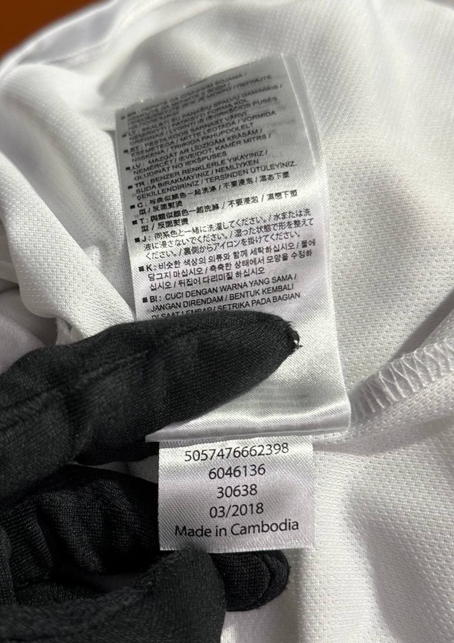 Umbro England Umbro football shirt jersey soccer Size US M / EU 48-50 / 2 - 5 Thumbnail
