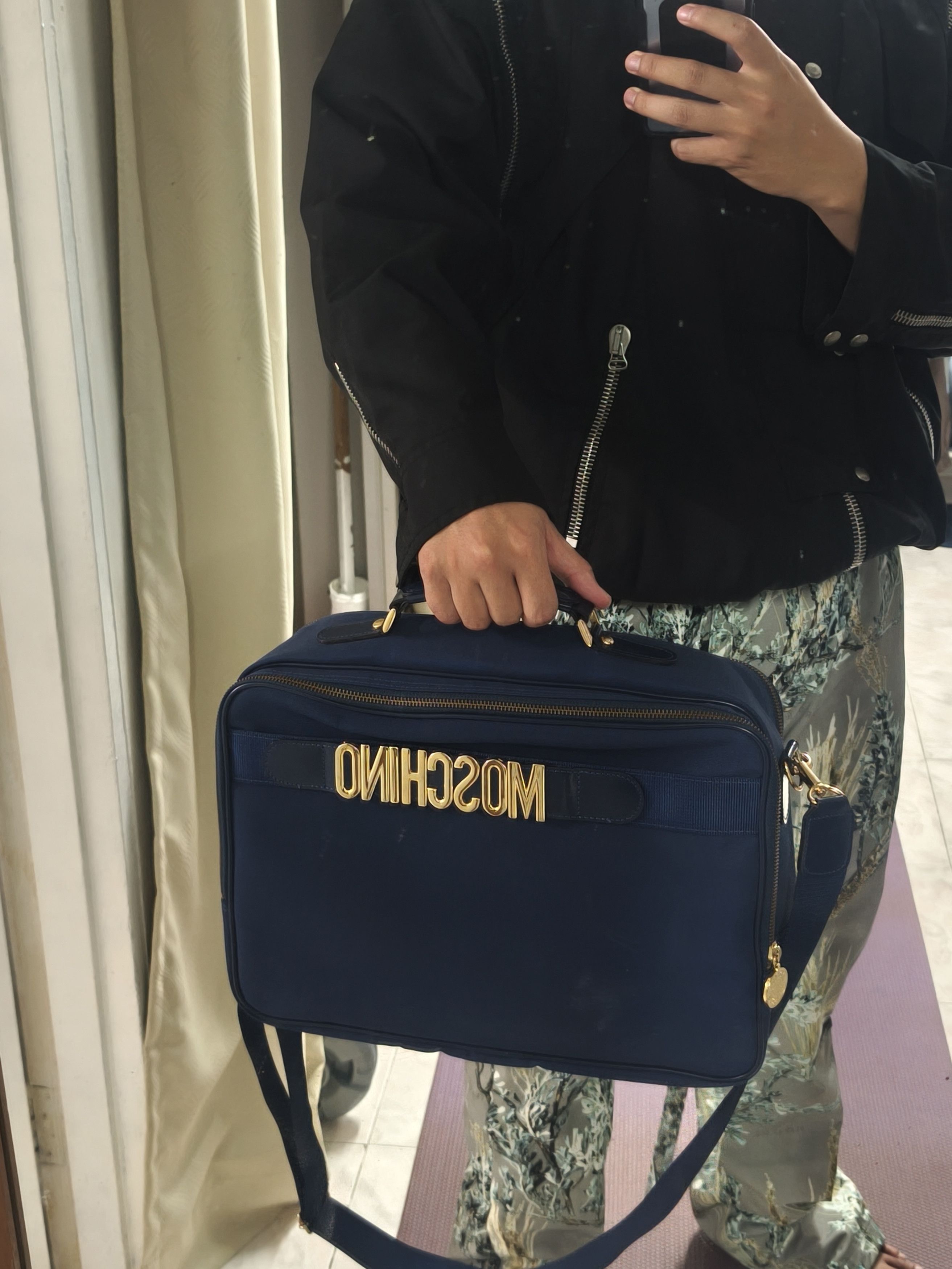 Moschino Vintage Moschino Shoulder Bag – Navy with Gold Hardware Size ONE SIZE - 15 Thumbnail