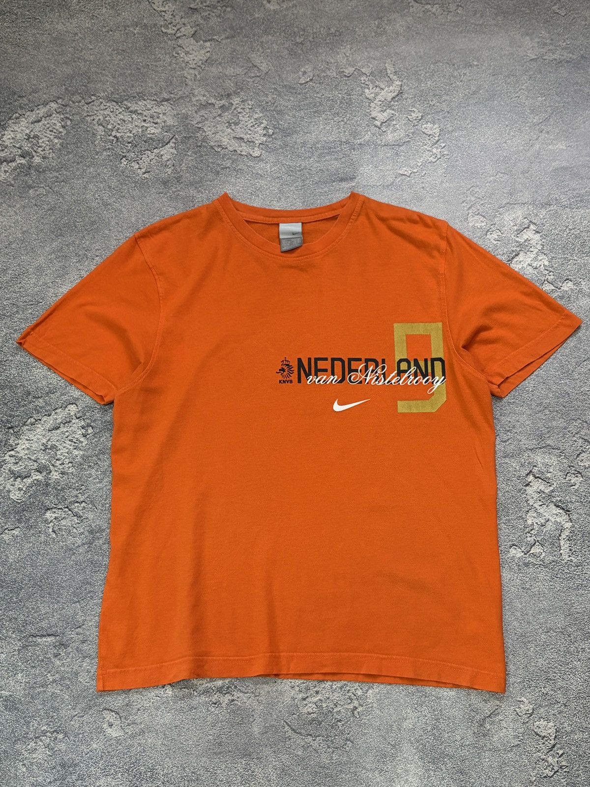Nike Vintage Nike 2006 Netherlands V. Nistelrooy Orange T-Shirt L Size US L / EU 52-54 / 3 - 1 Thumbnail