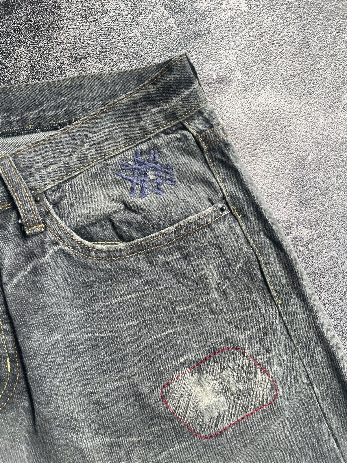 Hysteric Glamour Hysteric Glamour Studed Distresed Shorts Jeans Size US 31 - 6 Thumbnail