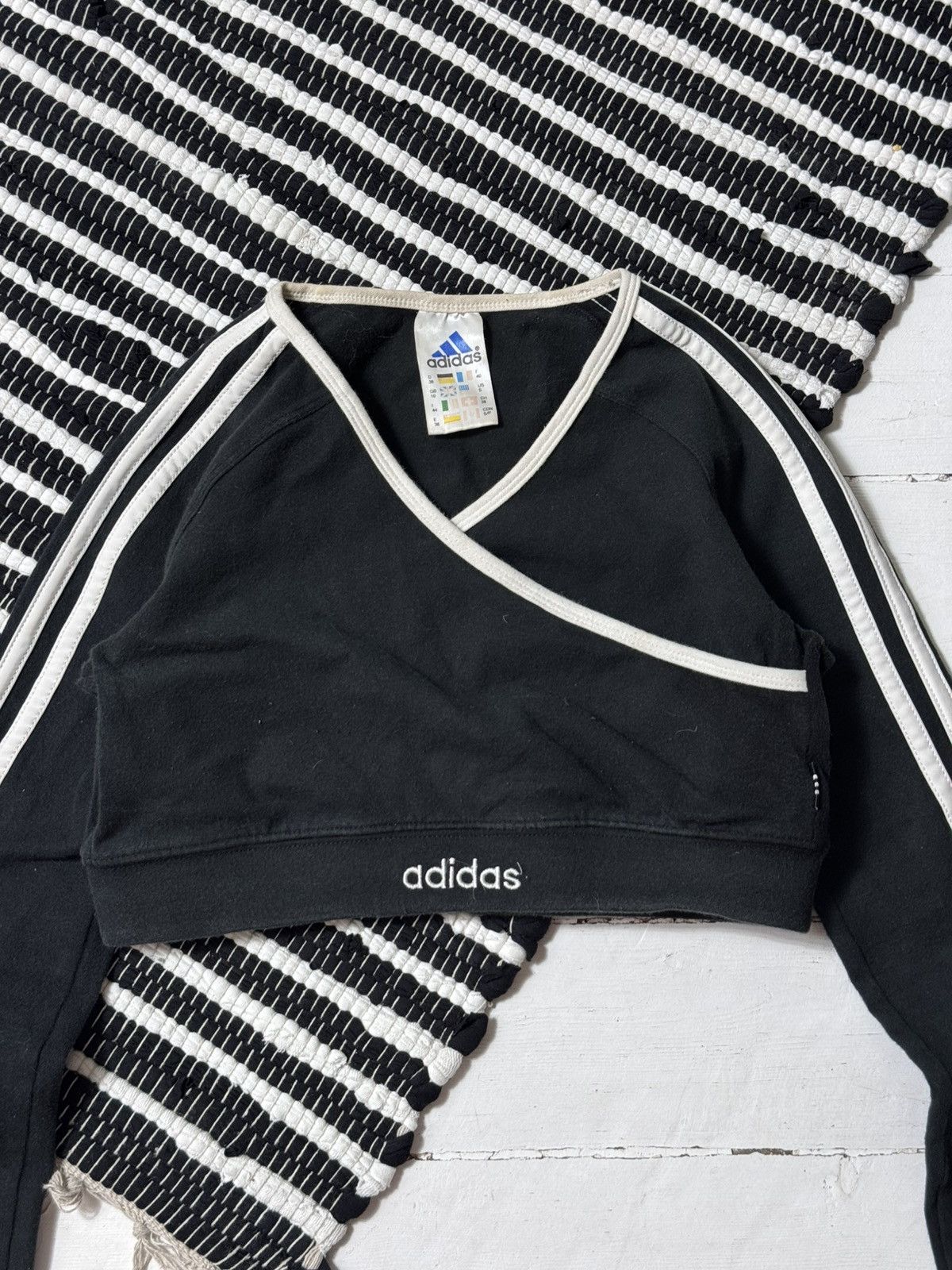Adidas VINTAGE ADIDAS 2000s CROP LONG SLEEVE Size S / US 4 / IT 40 - 2 Thumbnail