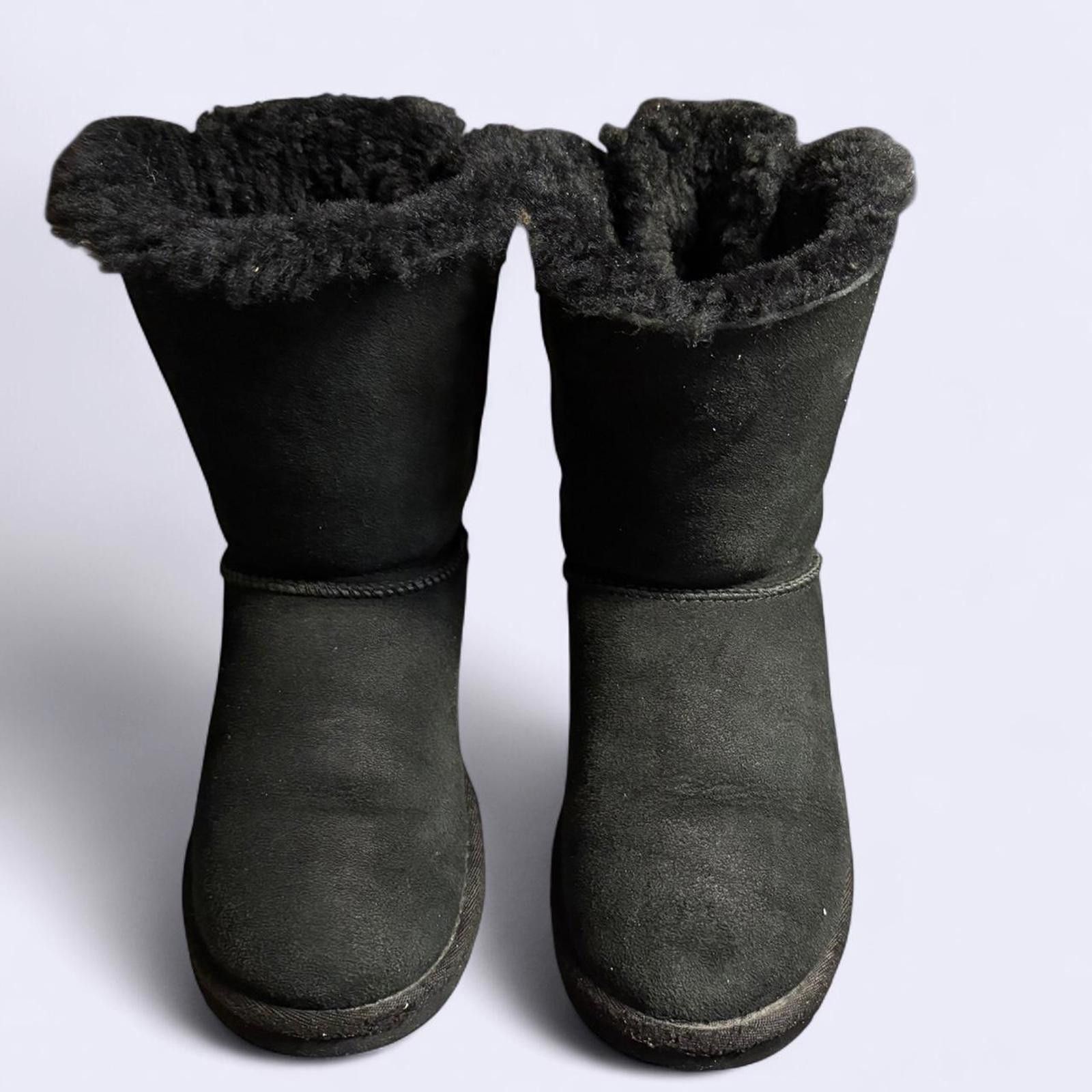 Ugg UGG Women's Black Boot Size US 6 / IT 36 - 1 Thumbnail