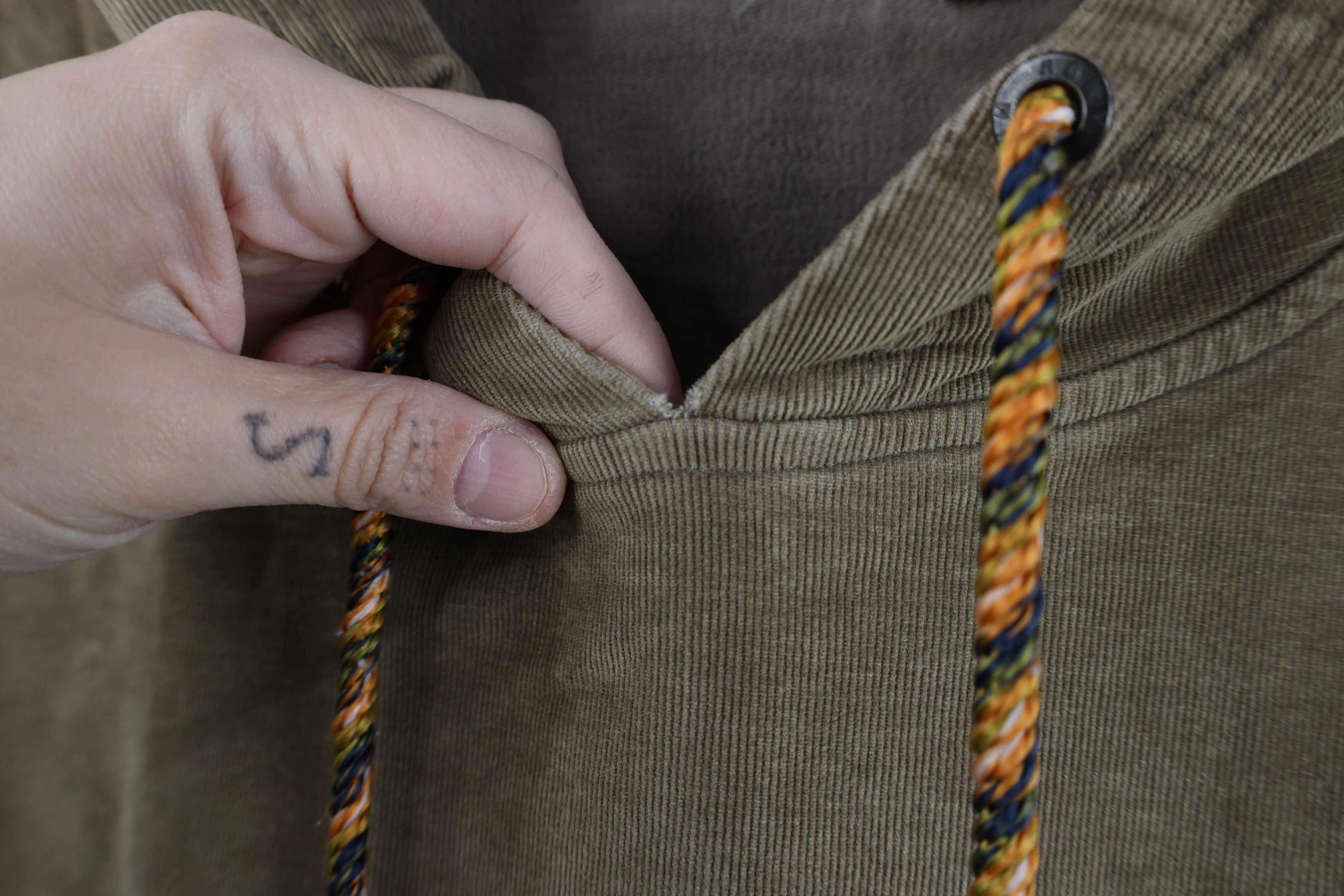Vintage Vintage 90s Y2K Streetwear Heavyweight Corduroy Hoodie Beige Size US XXL / EU 58 / 5 - 6 Thumbnail