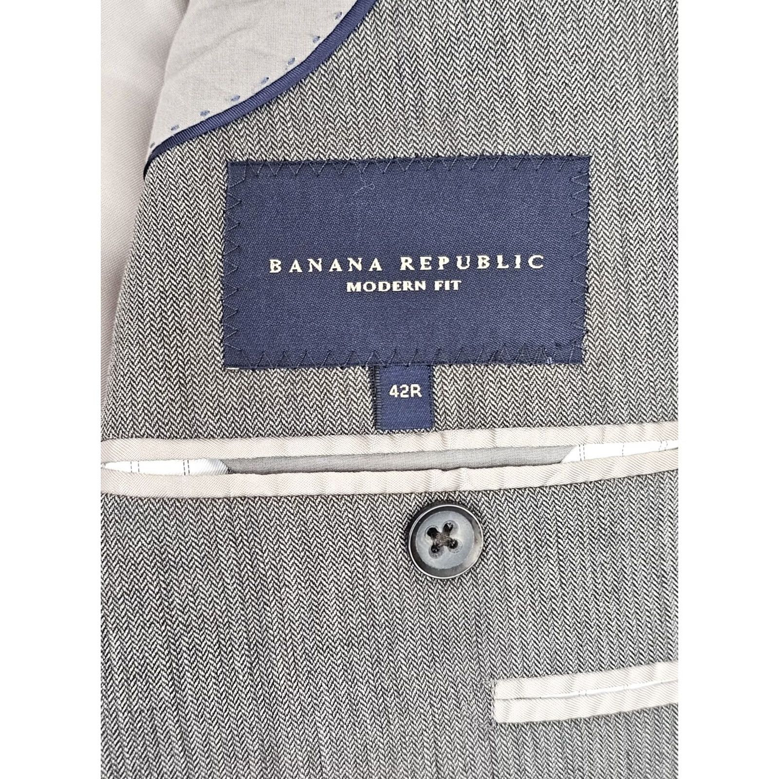 Banana Republic VINTAGE Banana Republic Modern Fit Herringbone Wool Suit Jacket Men 42R Gray Lined EUC Size 42R - 4 Thumbnail