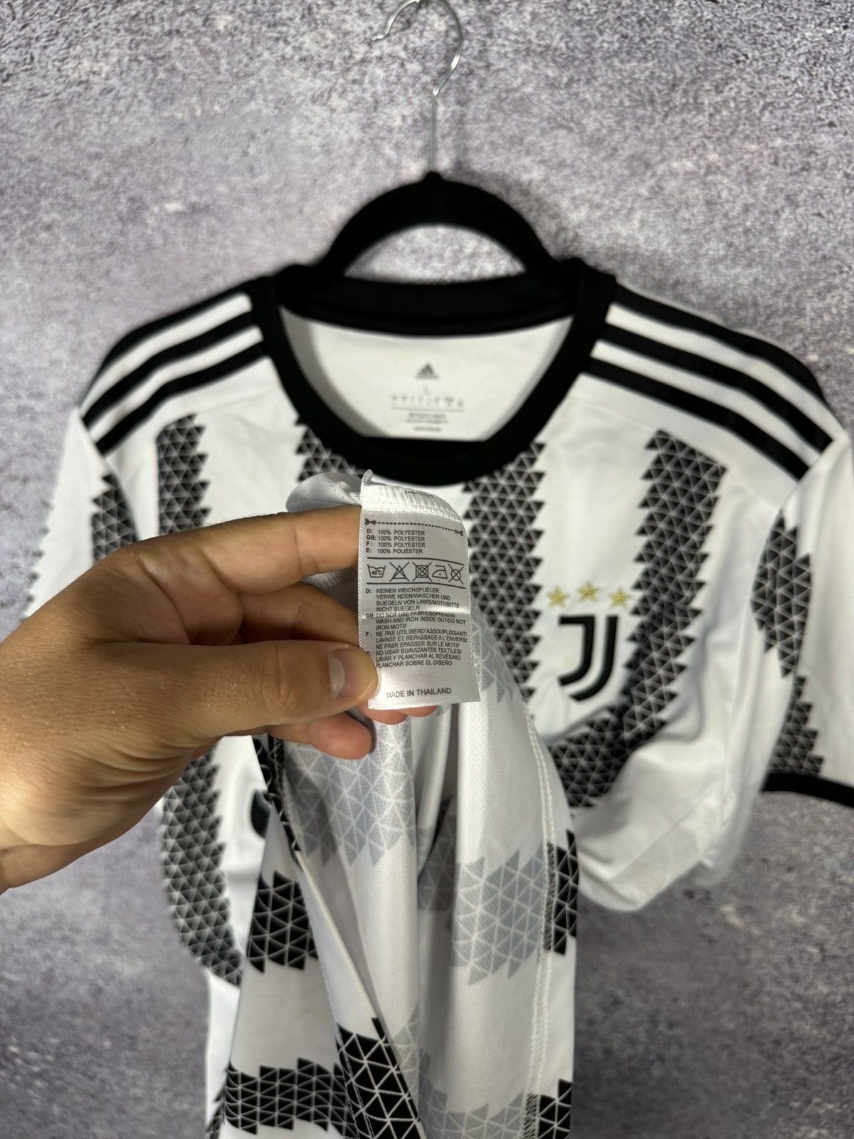 Vintage Vintage Juventus 2022/23 Home Soccer Jersey Size US L / EU 52-54 / 3 - 11 Thumbnail