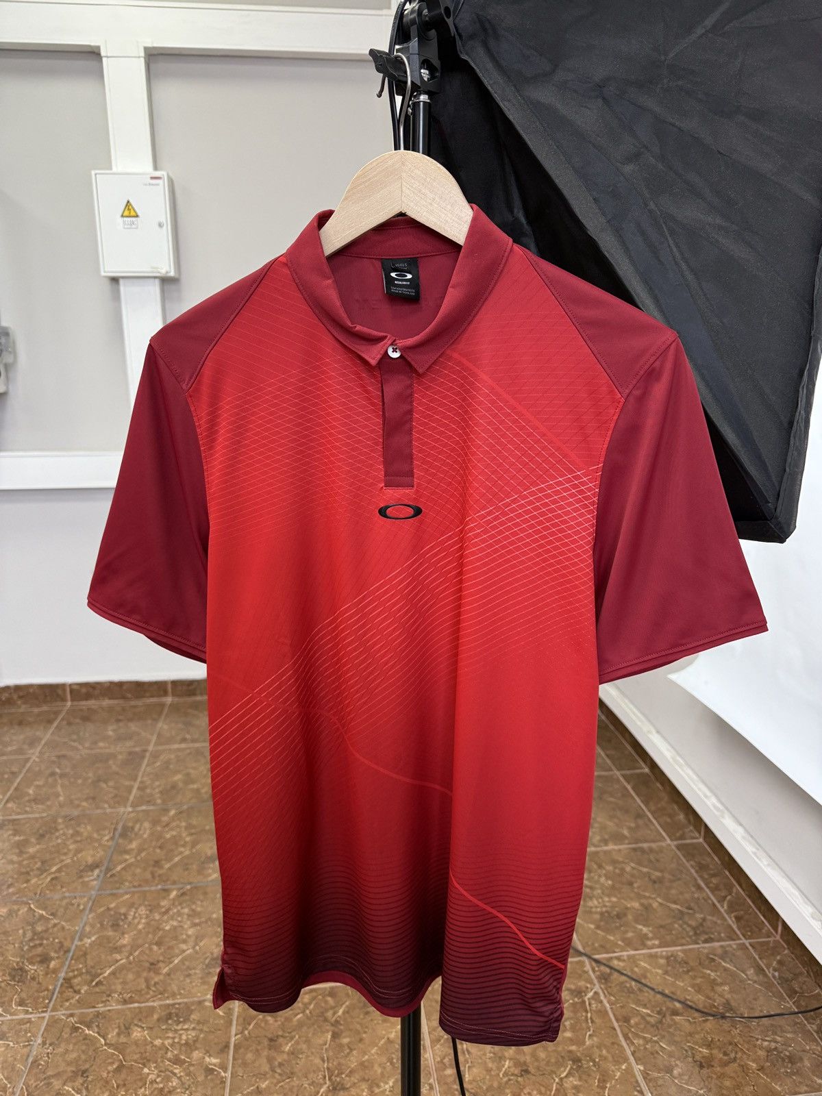 Oakley 🇺🇸 Vintage Y2K Oakley Polo T-Shirt Rare Hype Asymmetrical Art Size US M / EU 48-50 / 2 - 1 Thumbnail