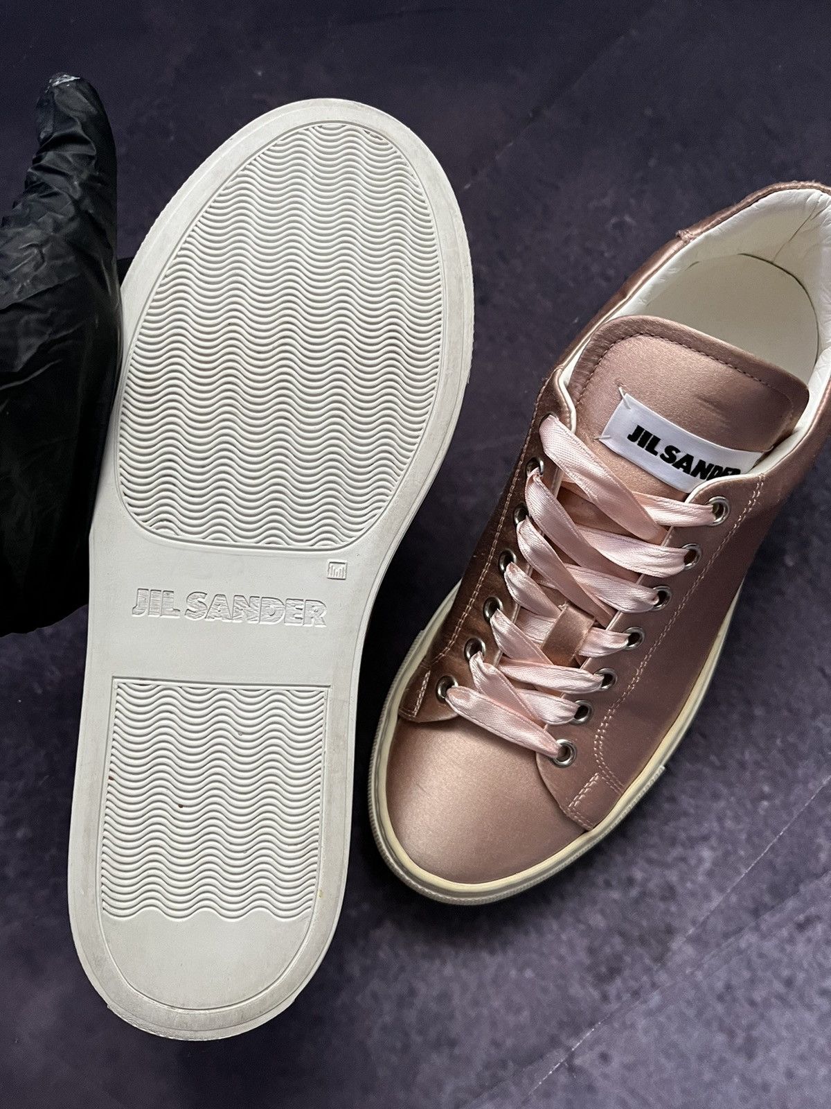 Jil Sander Jil Sander Satin Low Top Sneakers Size US 7 / IT 37 - 3 Thumbnail