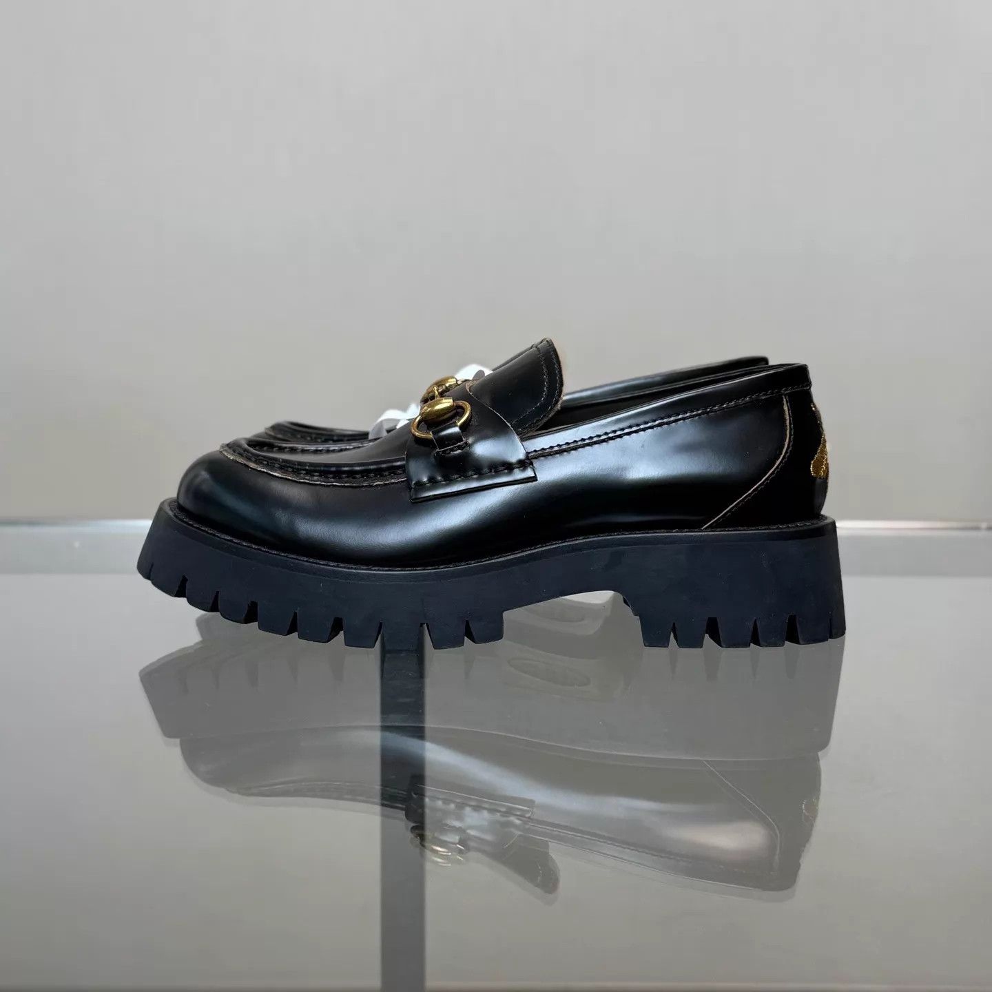 Gucci Gucci Women's Bee Loafer 37 99 2180 DM1967 Size US 6.5 / IT 36.5 - 5 Thumbnail