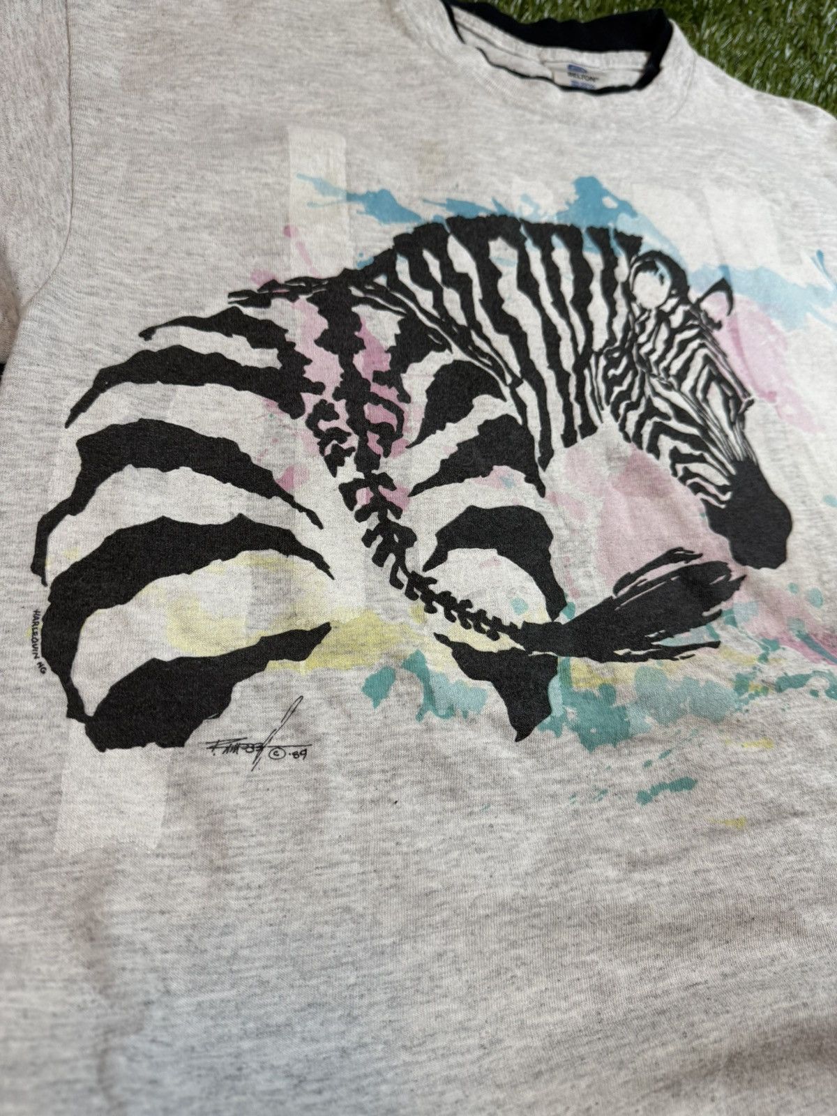 Vintage Vintage 90s Zebra Vibrant Wraparound Nature Animal Tee Size US L / EU 52-54 / 3 - 2 Thumbnail