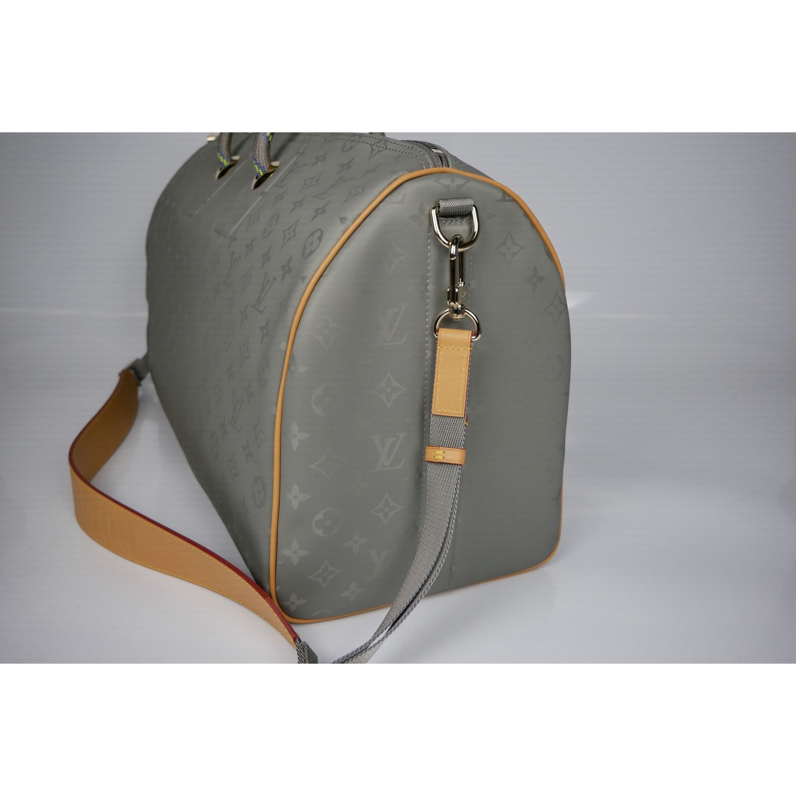 Louis Vuitton Louis Vuitton Titanium Keepall 50 Size ONE SIZE - 4 Thumbnail