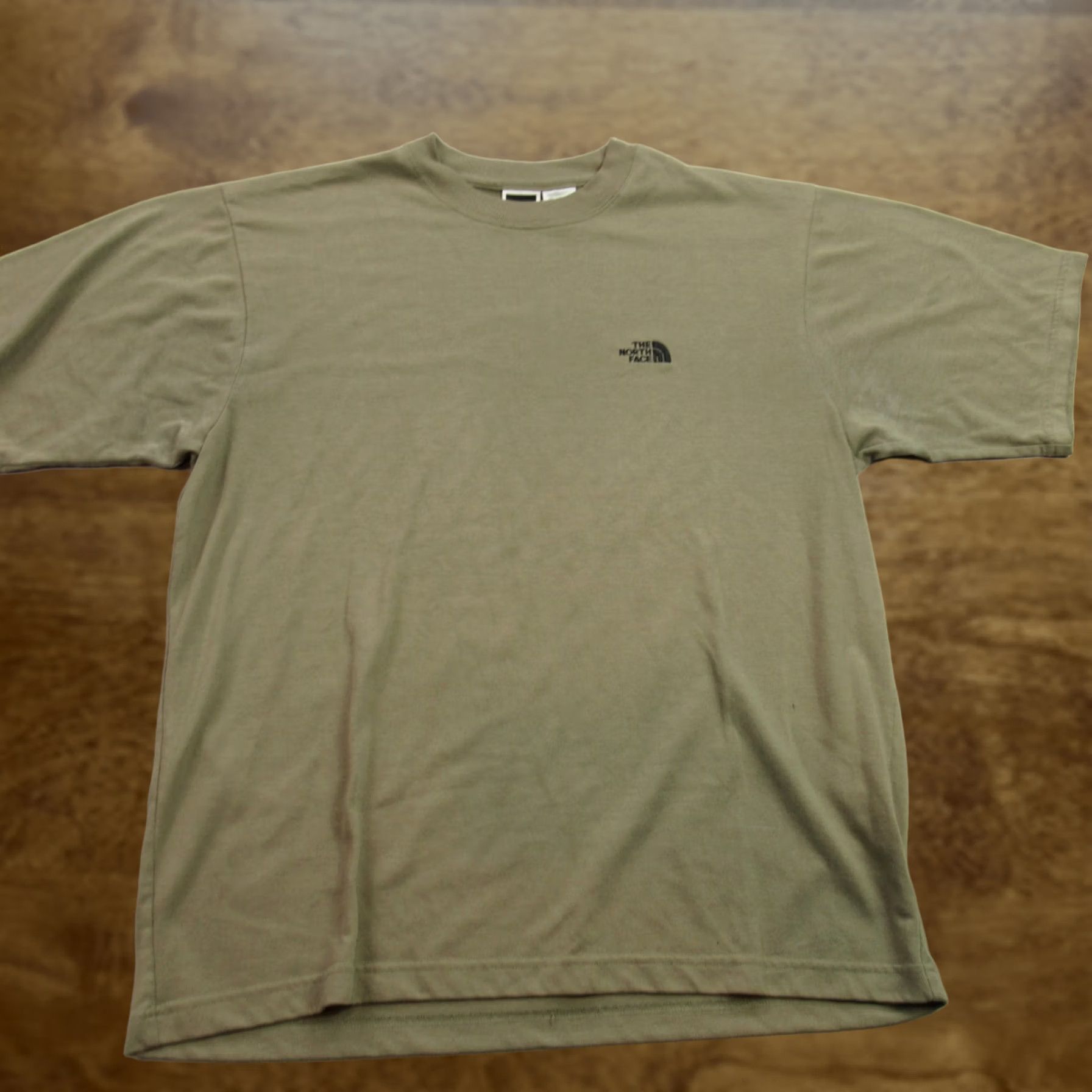 The North Face The North Face Shirt Mens Large Green Short Sleeve Crew Neck Lightweight Casual Size US L / EU 52-54 / 3 - 1 Thumbnail