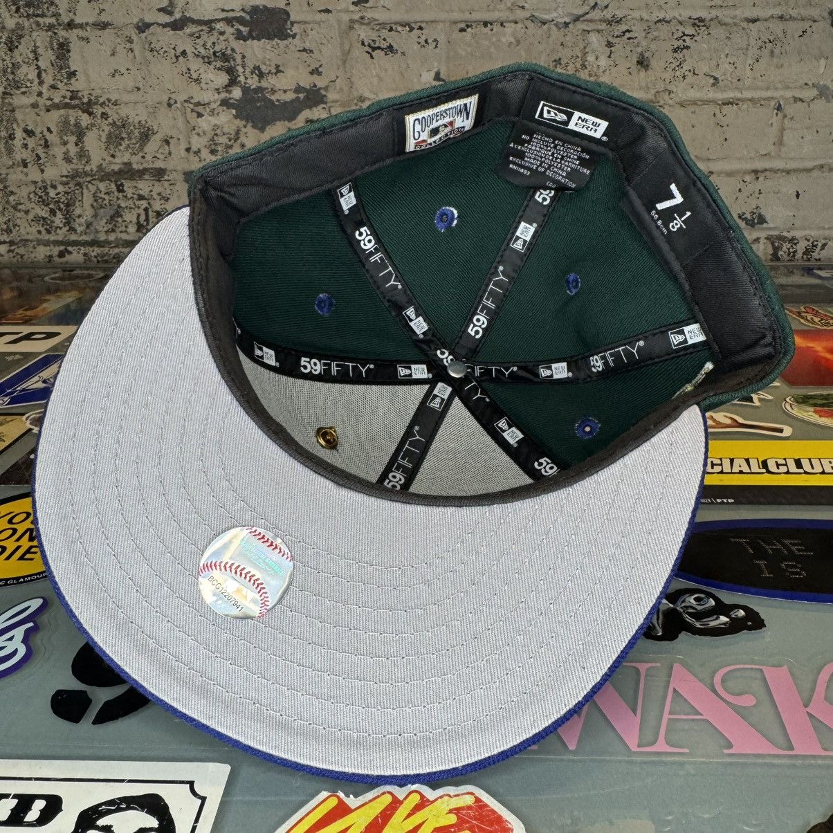 Feature × New Era Feature New Era Timepiece NY Yankees Fitted Hat 7 1/8 Green Size ONE SIZE - 4 Thumbnail