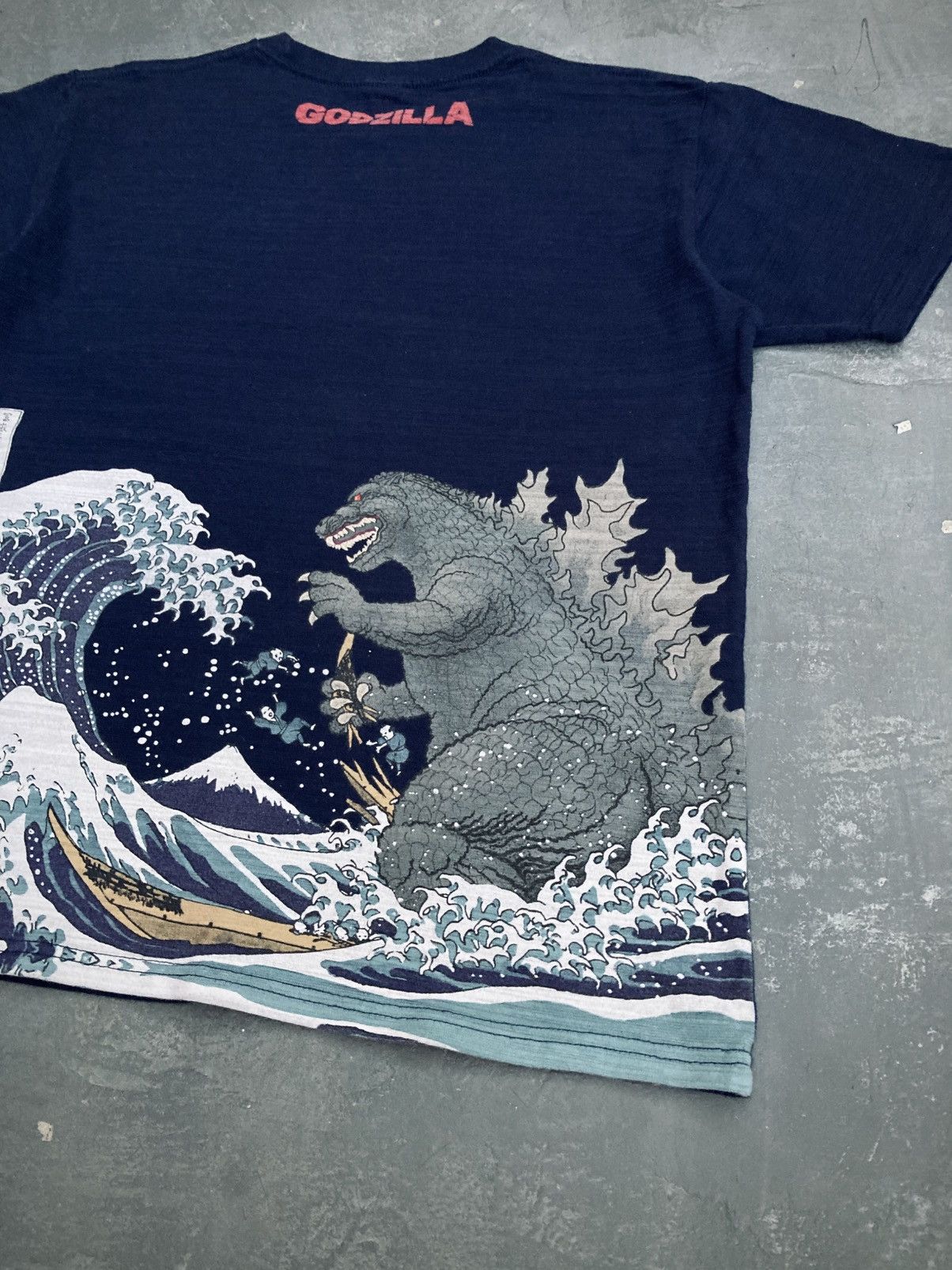 Japanese Brand × Vintage Vintage 2000s Godzilla Tee Size US M / EU 48-50 / 2 - 9 Thumbnail
