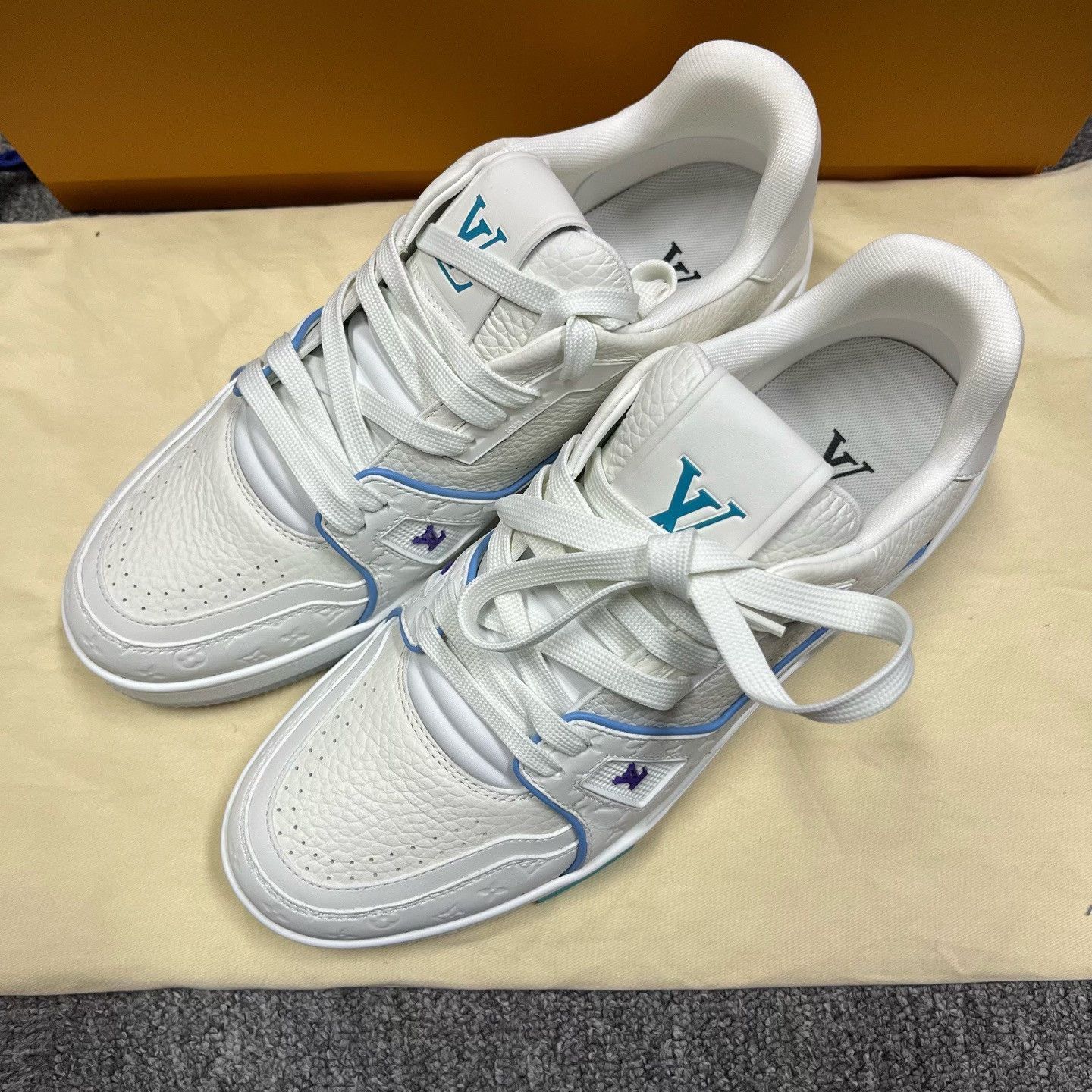 Louis Vuitton Louis Vuitton Leather Blue Lowtop Sneakers 8 Men Size US 8 / EU 41 - 1 Thumbnail