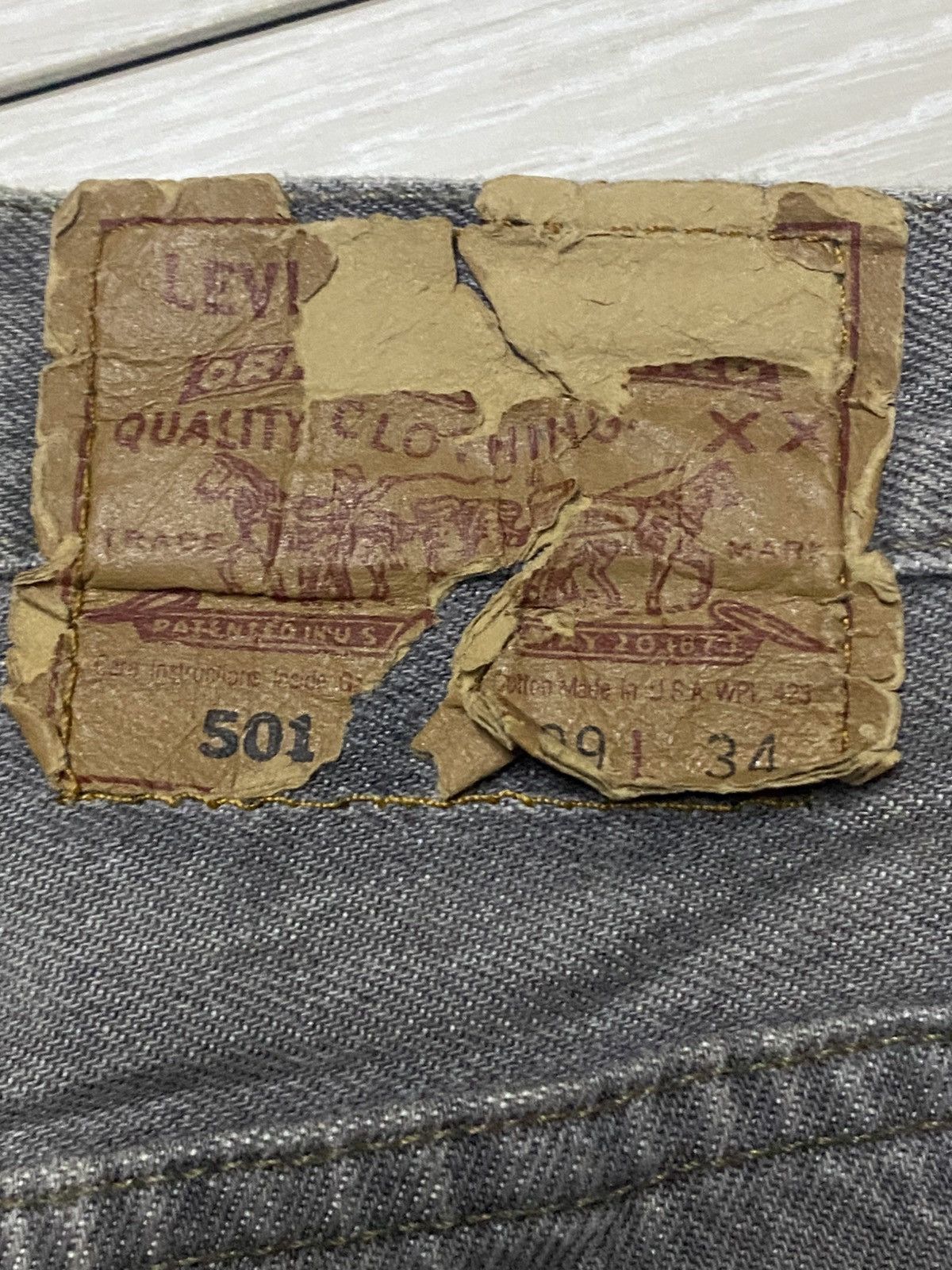 Levi's Vintage Levis 501 90s Grunge Distressed Jeans Size US 29 - 14 Thumbnail