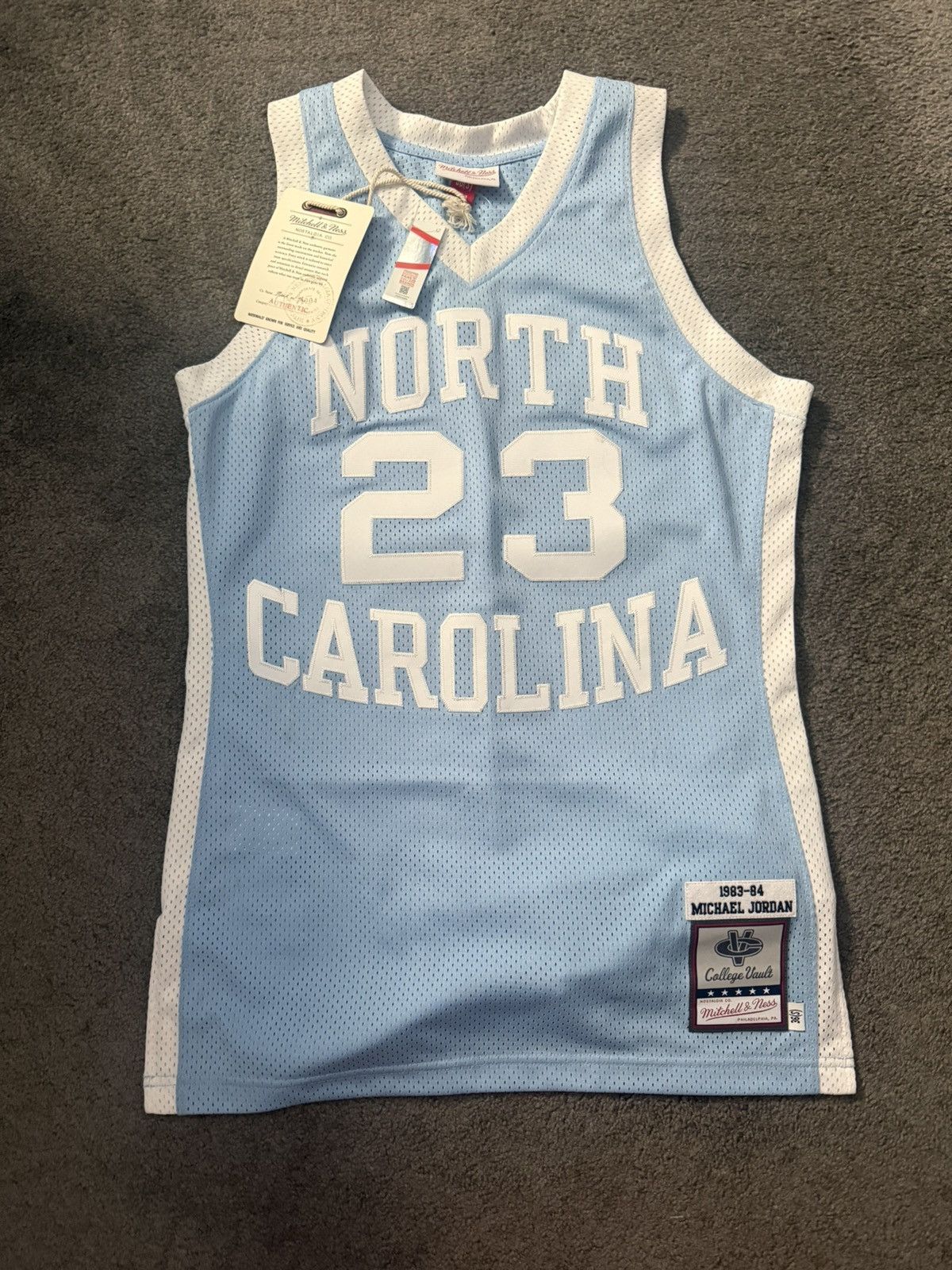 Mitchell & Ness Michael jordan 1983 -84 UNC Jersey Size US S / EU 44-46 / 1 - 1 Thumbnail