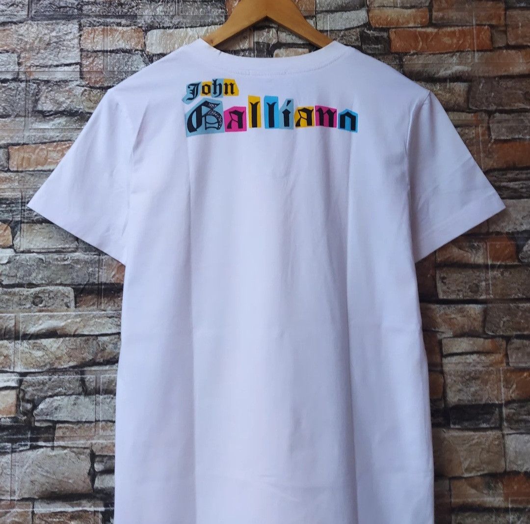 John Galliano John Galliano Allover Print Vneck Tshirt Size M / US 6-8 / IT 42-44 - 4 Thumbnail