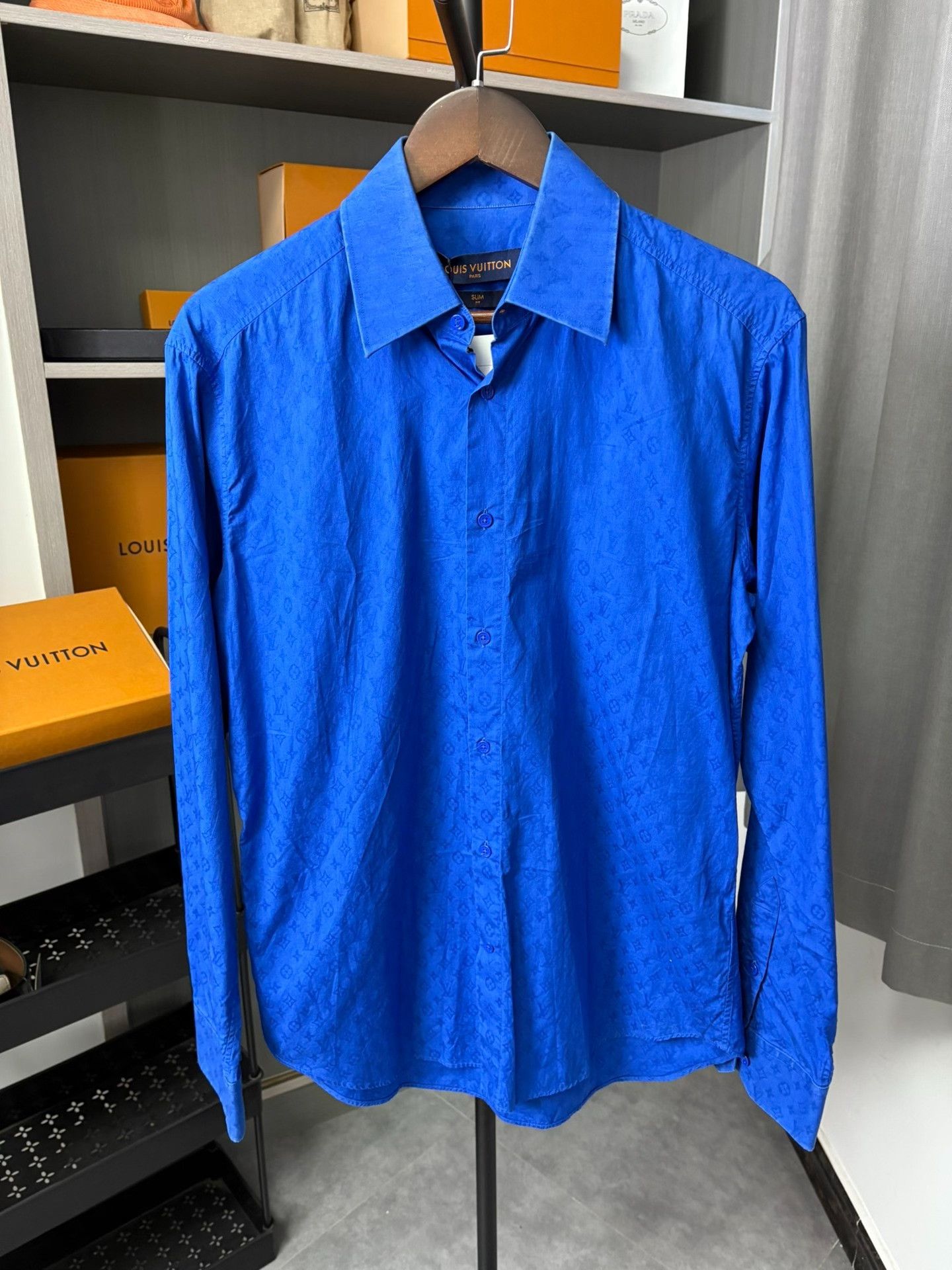 Louis Vuitton Louis Vuitton Blue Shirt L Men Size US L / EU 52-54 / 3 - 1 Thumbnail