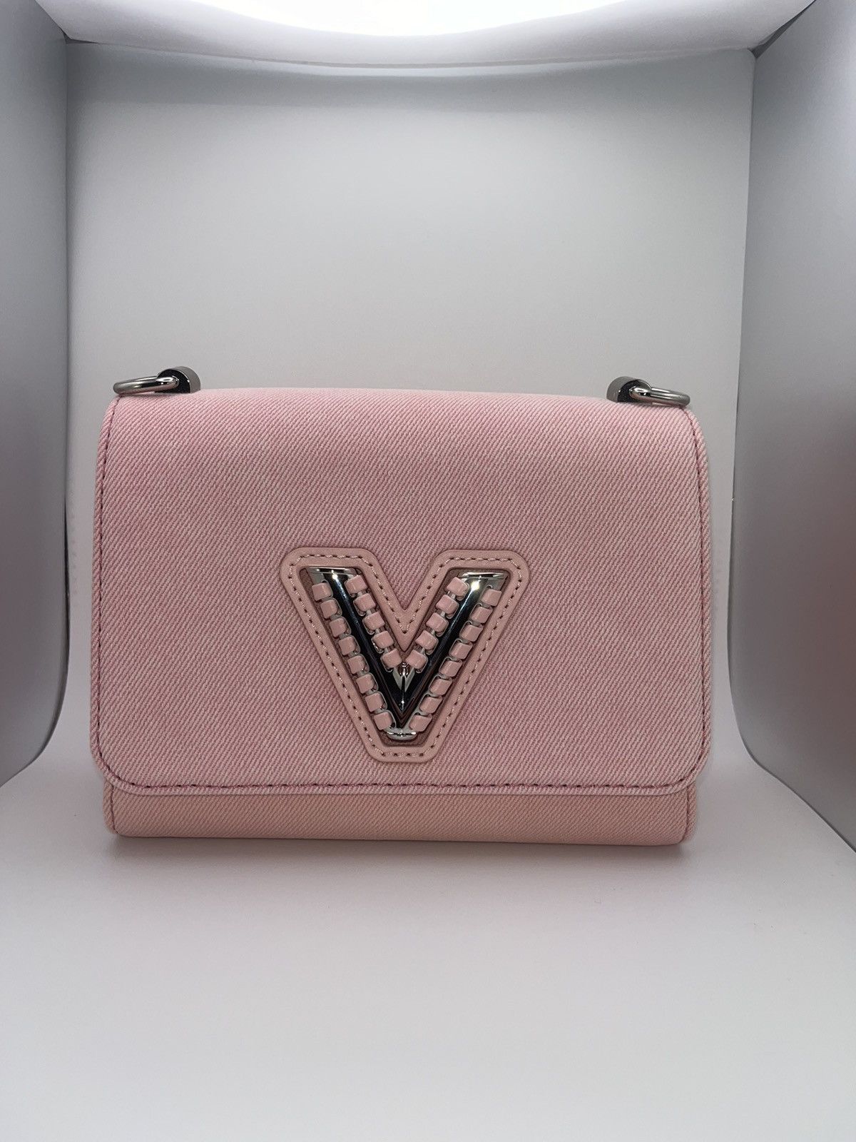Louis Vuitton Louis Vuitton Pink Denim Twist PM Size ONE SIZE - 2 Thumbnail