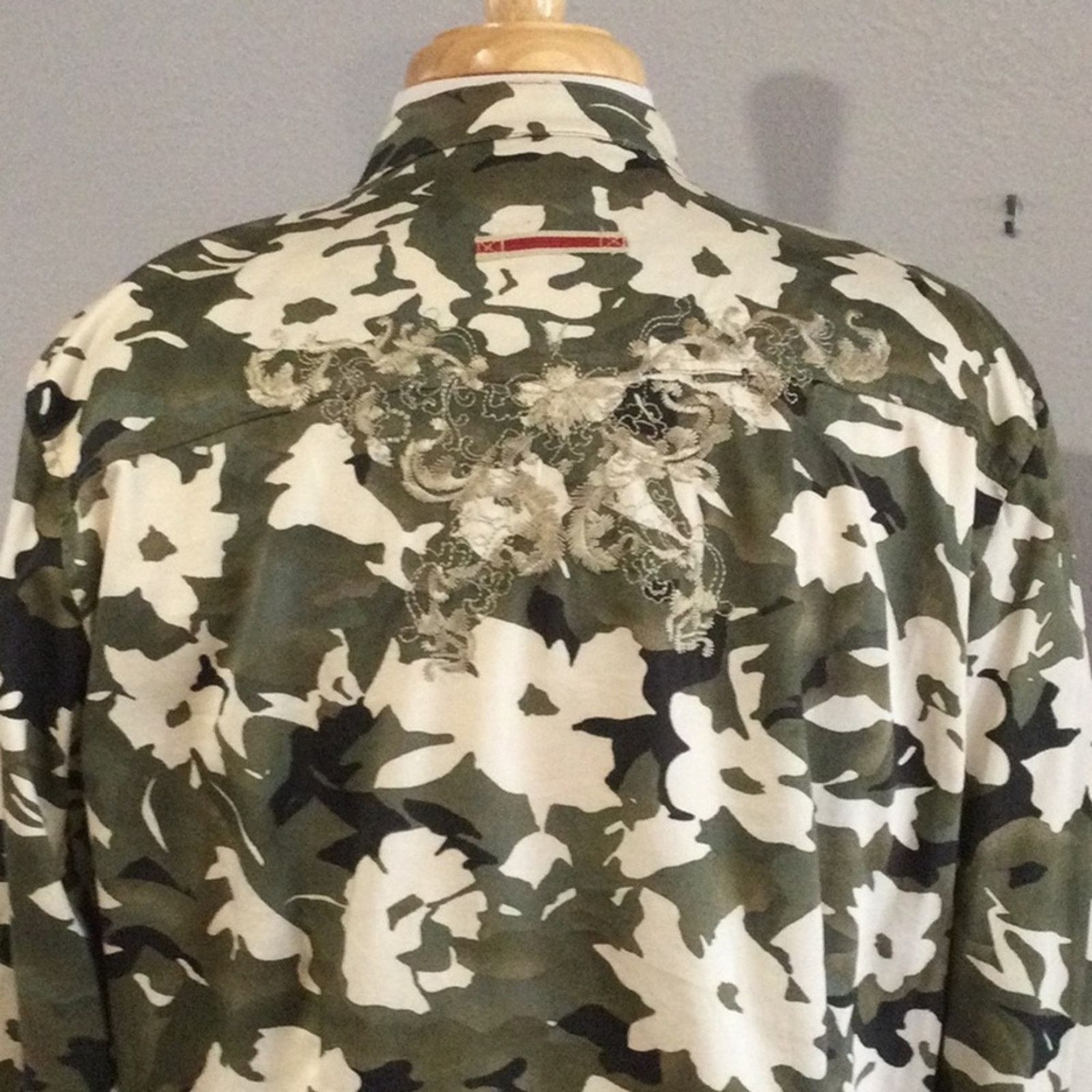 Chicos Chico's Camouflage Embroidered L/S Button Front Shirt 2/L/12 Size L / US 10 / IT 46 - 10 Thumbnail