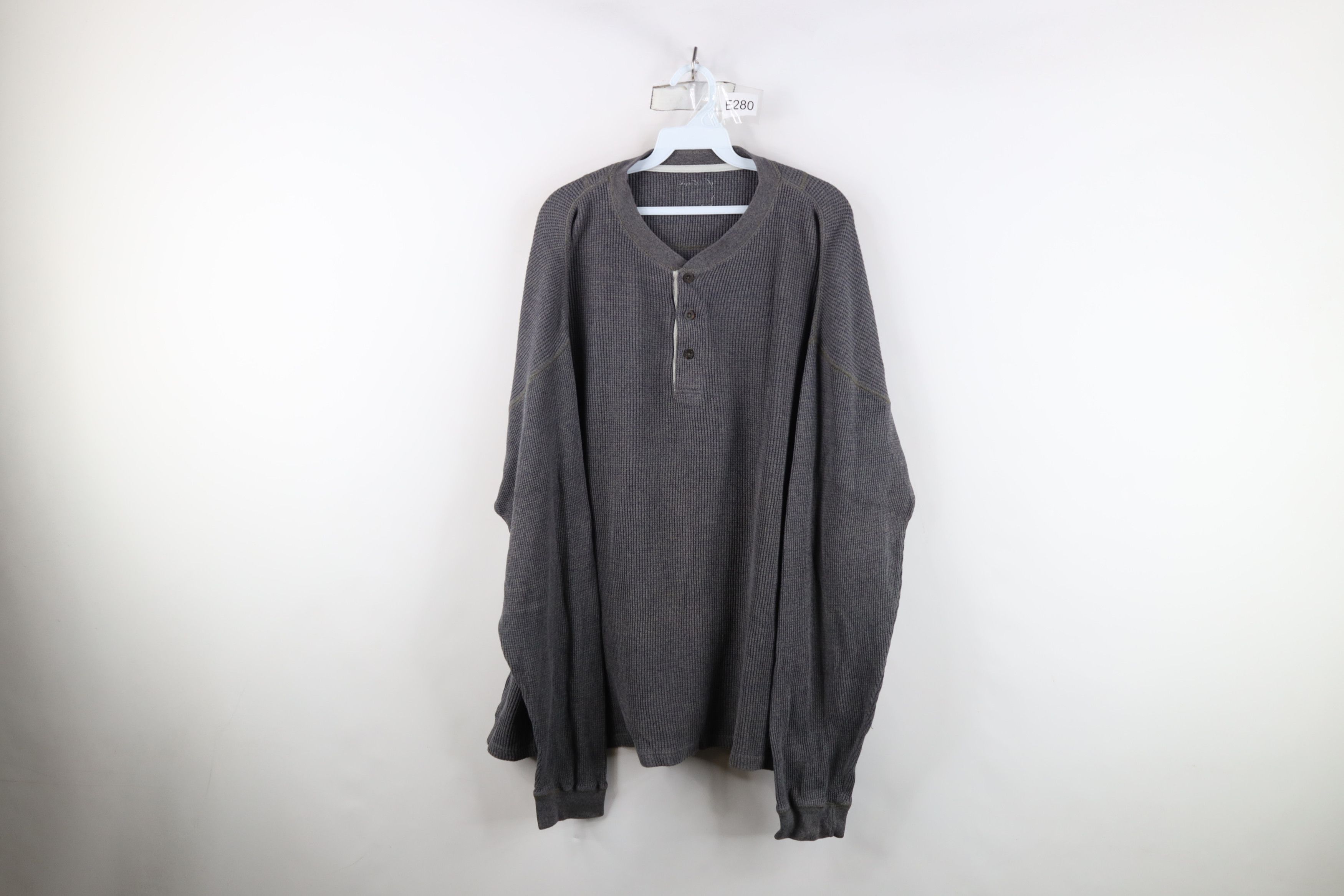 Vintage Vintage 90s Streetwear Thermal Waffle Knit Henley T-Shirt Size US XXL / EU 58 / 5 - 1 Thumbnail