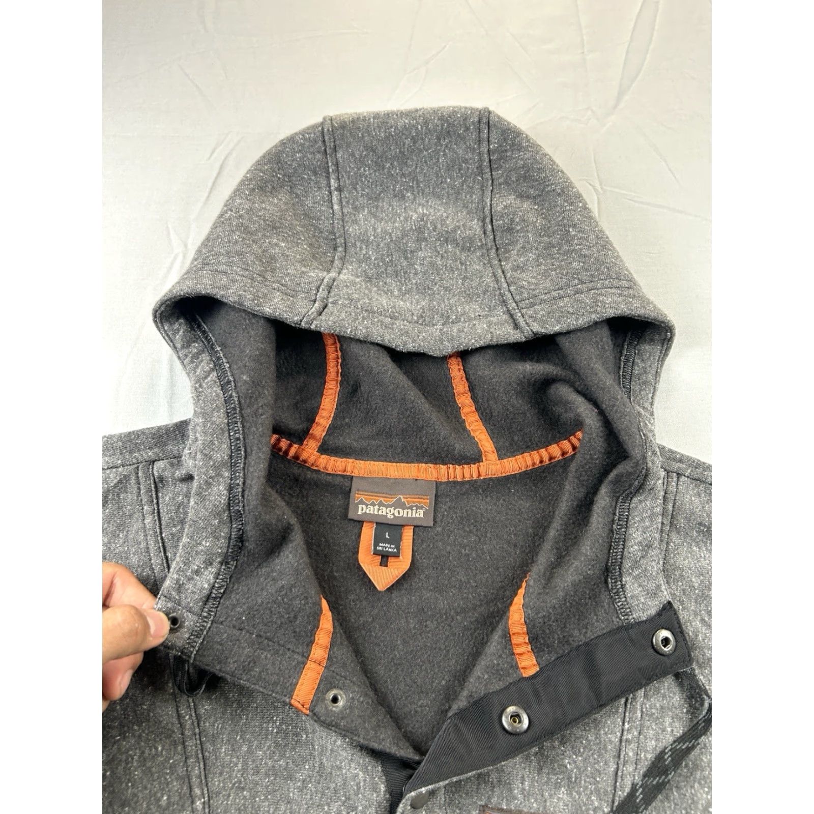 Patagonia VINTAGE? Patagonia Hoody Large Men’s Gray Hoodie Quarter Snap Gray Outdoor Hiking Pullove Mens L Gray Pullover Hoodie Size US L / EU 52-54 / 3 - 3 Thumbnail