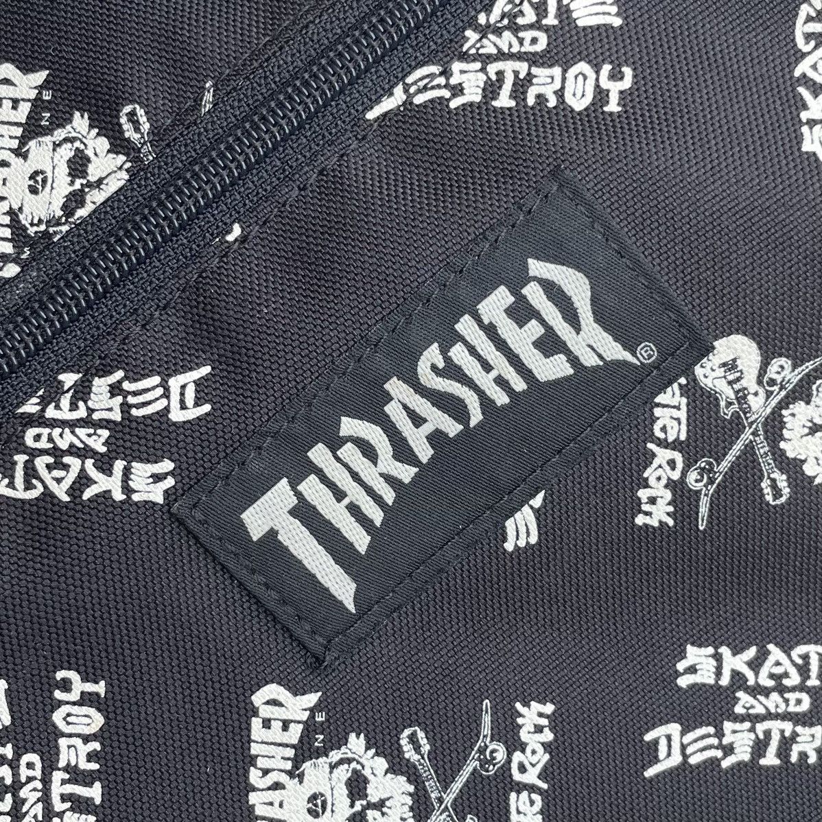 Thrasher ❗️RARE ❗️Full Print Skull Thrasher Skate And Destroy Waist Bag Size ONE SIZE - 4 Thumbnail