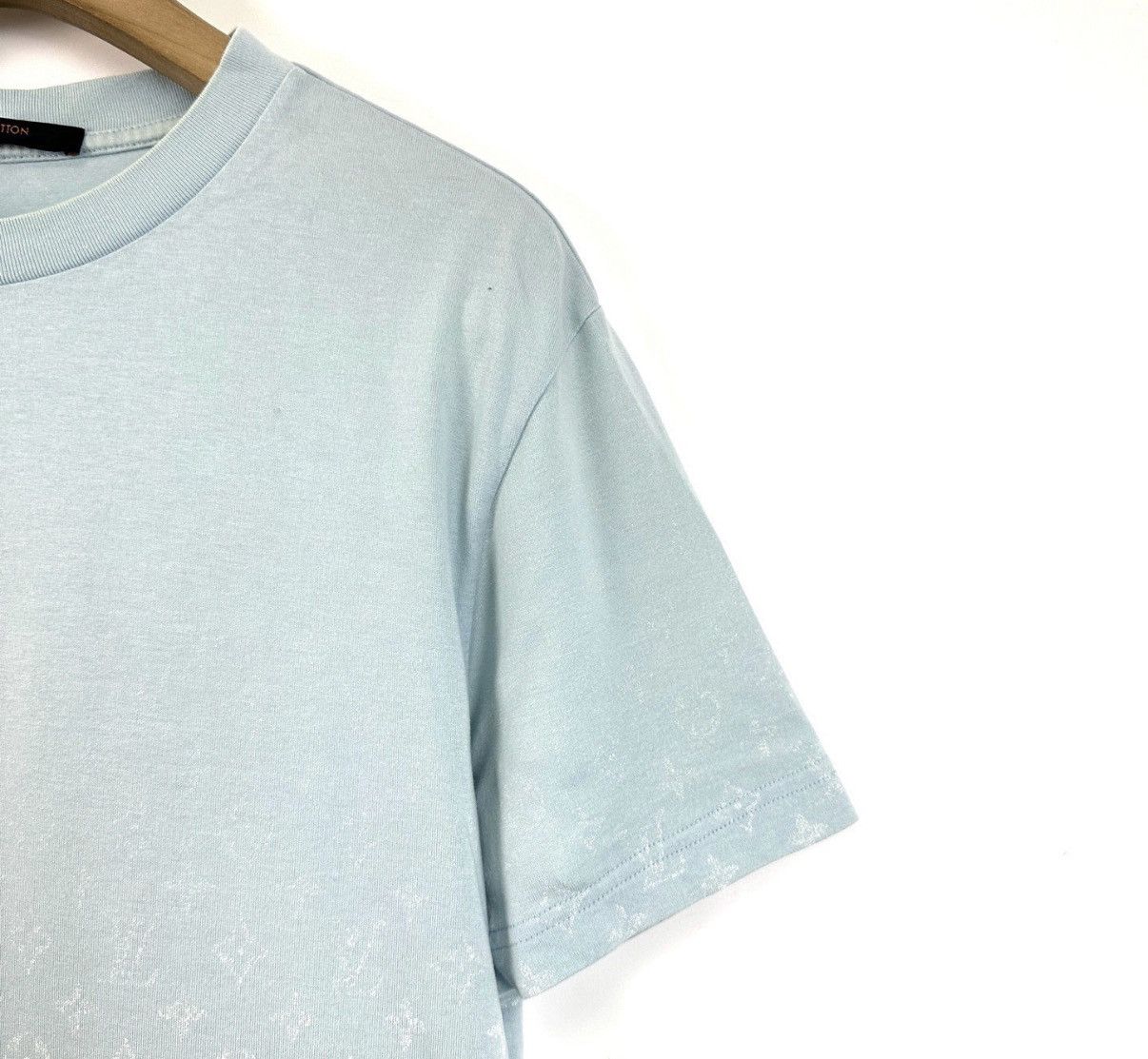 Louis Vuitton Louis Vuitton All-Over Gradient Logo Short Sleeve K12 Size US M / EU 48-50 / 2 - 5 Thumbnail